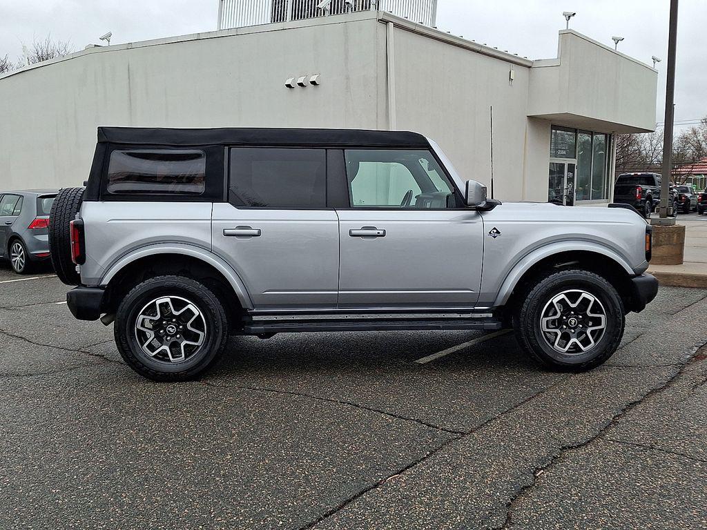 2023 Ford Bronco 4-Door Outer Banks - Photo 10