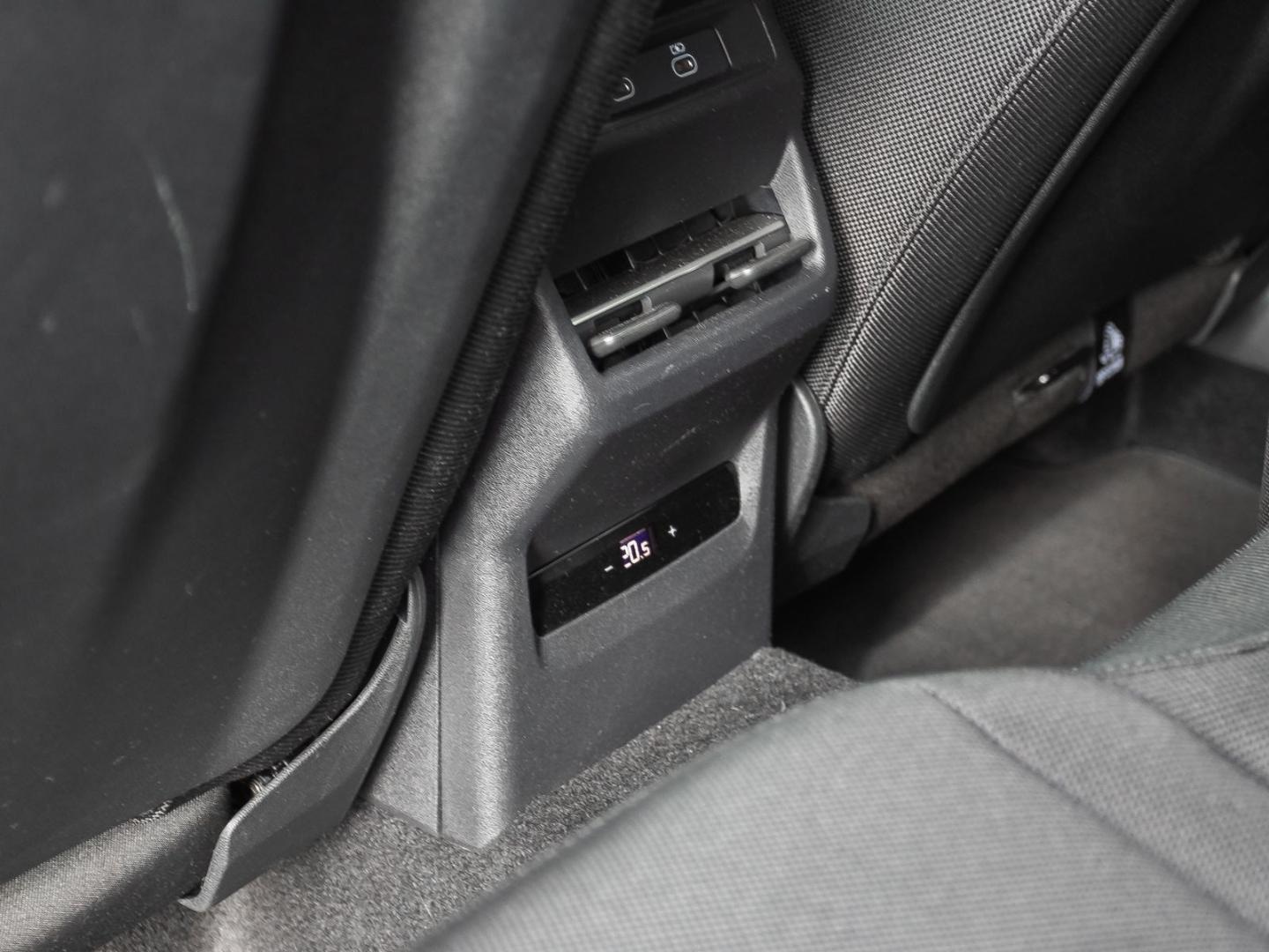 Bild über Audi Q3 SUV TFSI 110 kW S tronic - für weitere Informationen kontaktieren Sie den Audi Partner