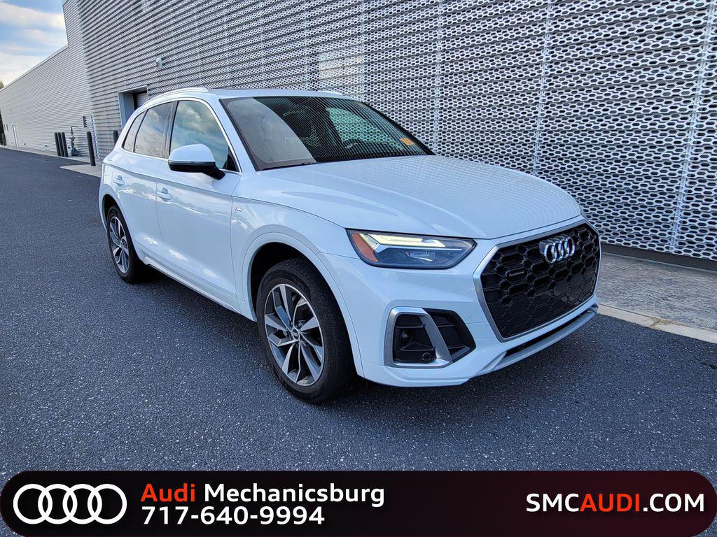 2022 Audi Q5 45 Premium Plus's photo
