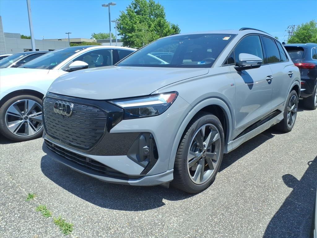 2025 Audi Q4 e-tron 55 Premium Plus quattro's photo