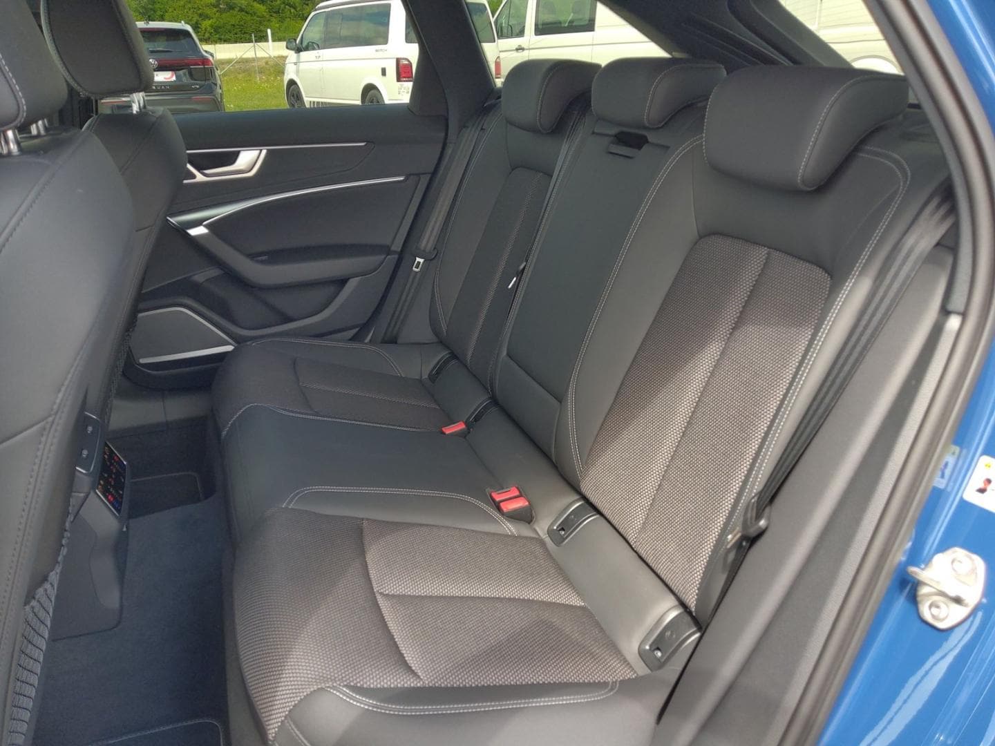 Bild über Audi A6 Avant S line 45 TFSI quattro S tronic - für weitere Informationen kontaktieren Sie den Audi Partner