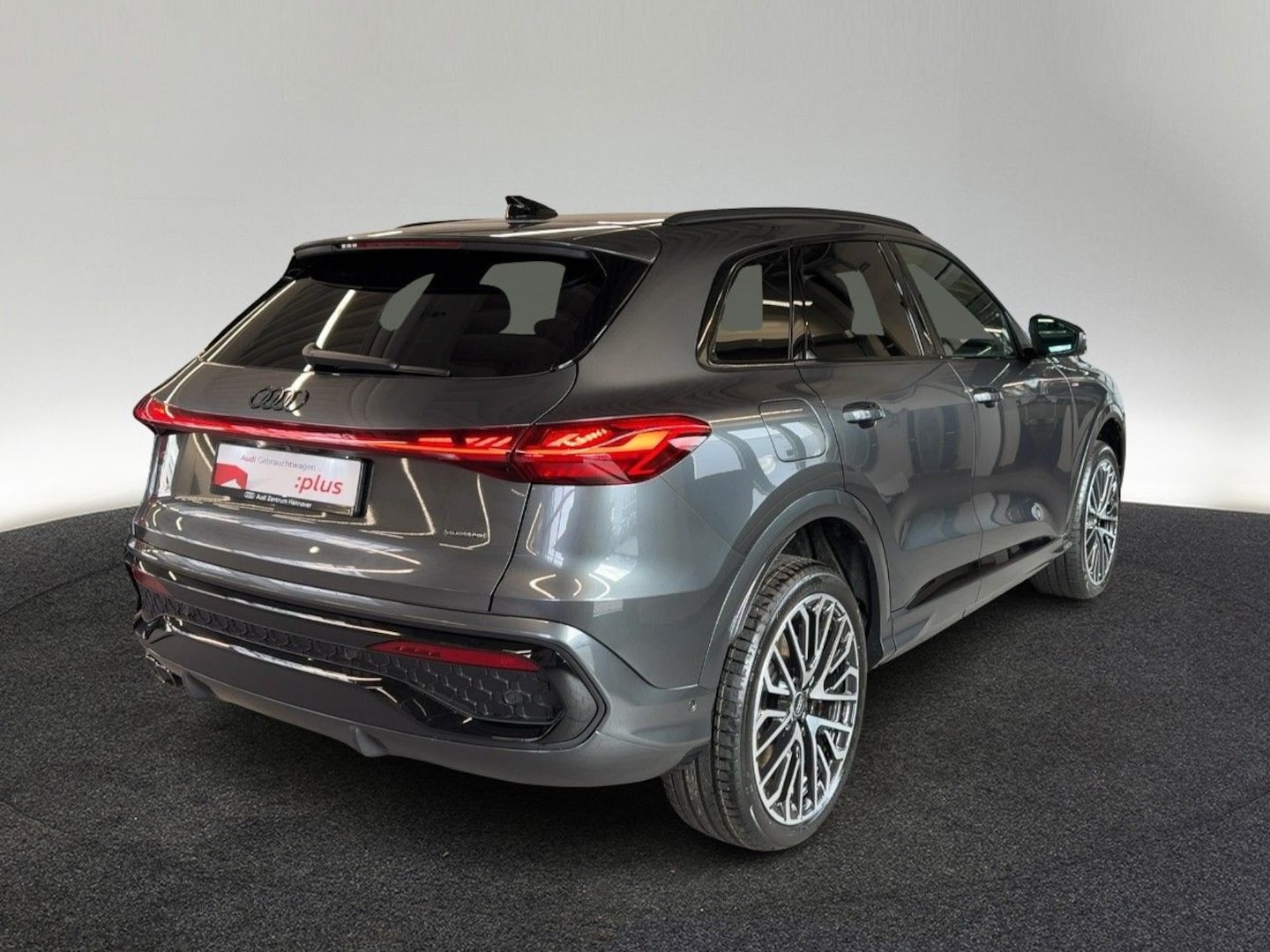 Bild über Audi Q5 SUV TDI quattro 220 kW S tronic - für weitere Informationen kontaktieren Sie den Audi Partner