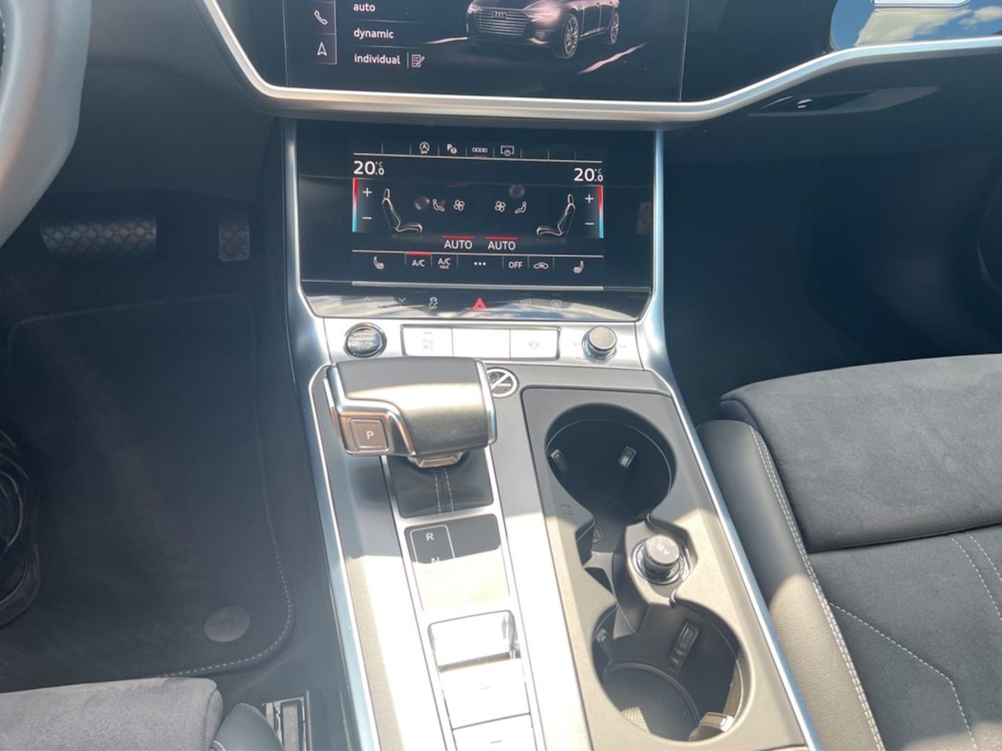 Bild über Audi A6 Avant S line 40 TDI quattro S tronic - für weitere Informationen kontaktieren Sie den Audi Partner