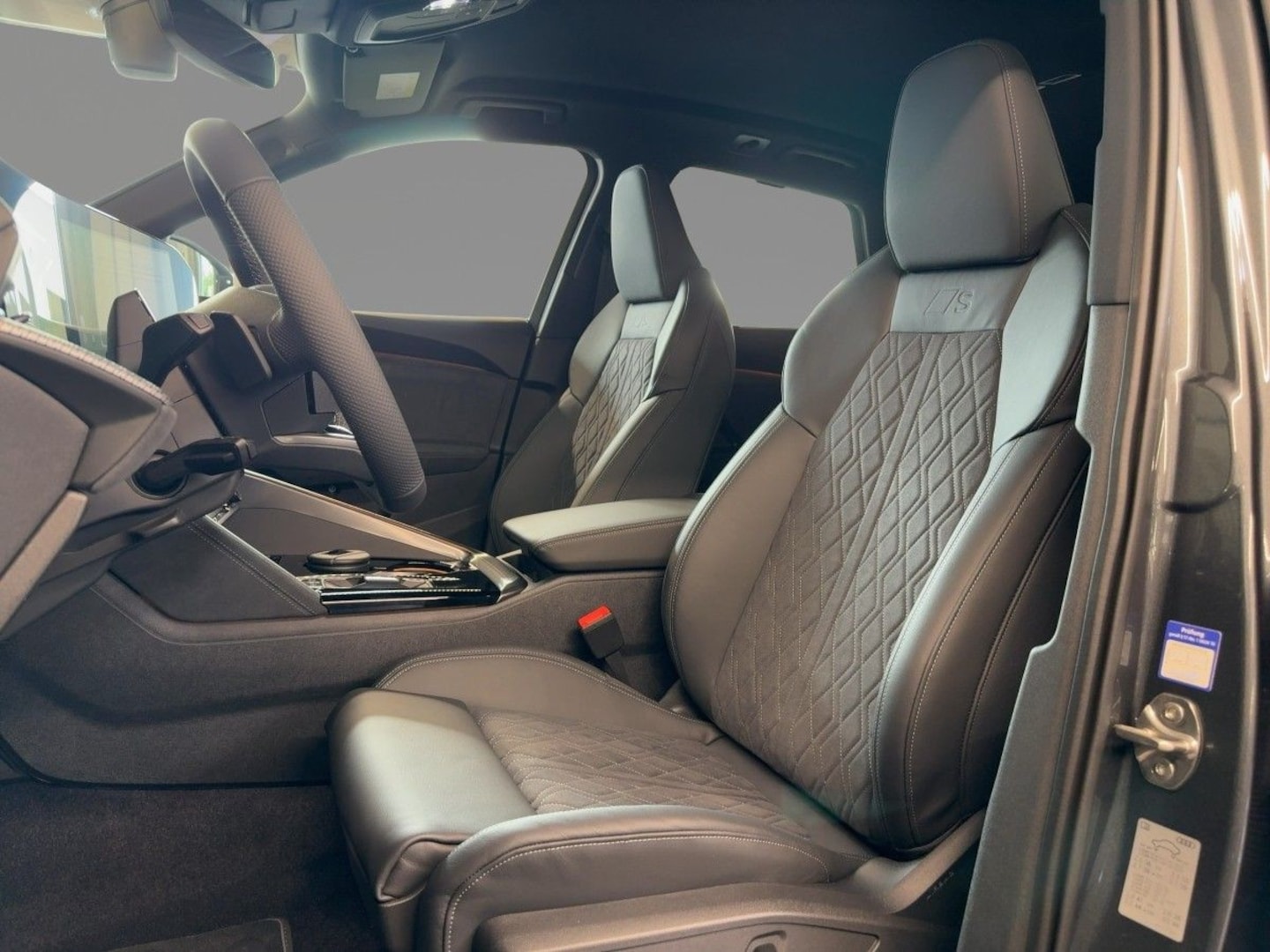 Bild über Audi Q5 SUV TDI quattro 220 kW S tronic - für weitere Informationen kontaktieren Sie den Audi Partner
