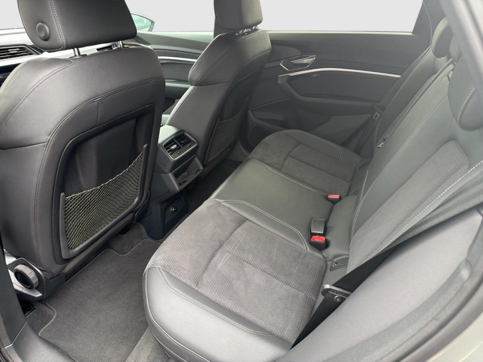 Audi Q8 Sportback e-tron – Bild 9