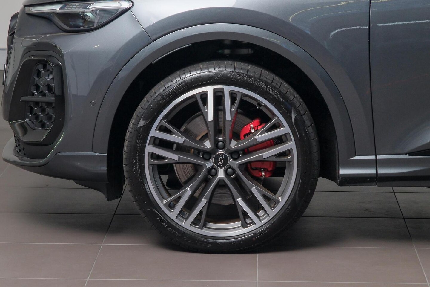 Image about Audi Q5 SUV e-hybrid quattro S tronic