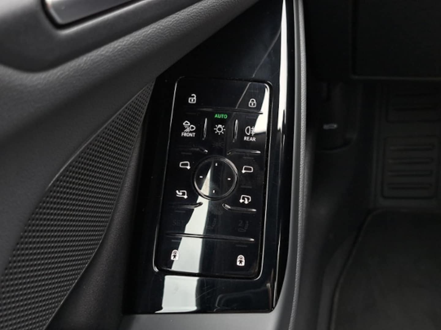 Bild über Audi A6 Avant e-tron e-tron performance - für weitere Informationen kontaktieren Sie den Audi Partner
