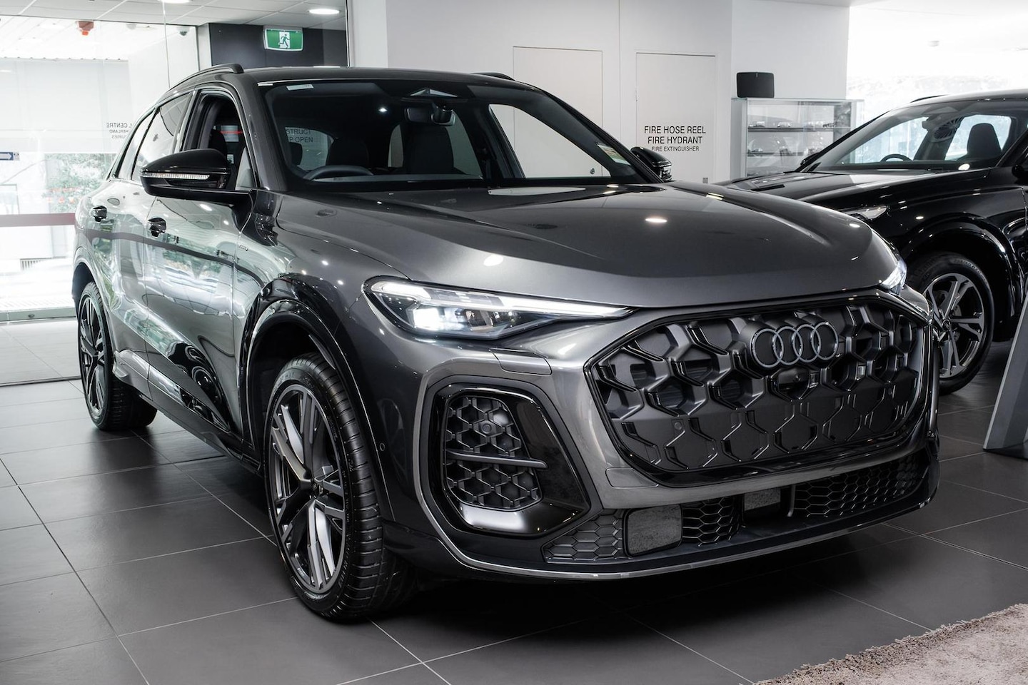 Image about Audi Q5 SUV e-hybrid quattro S tronic