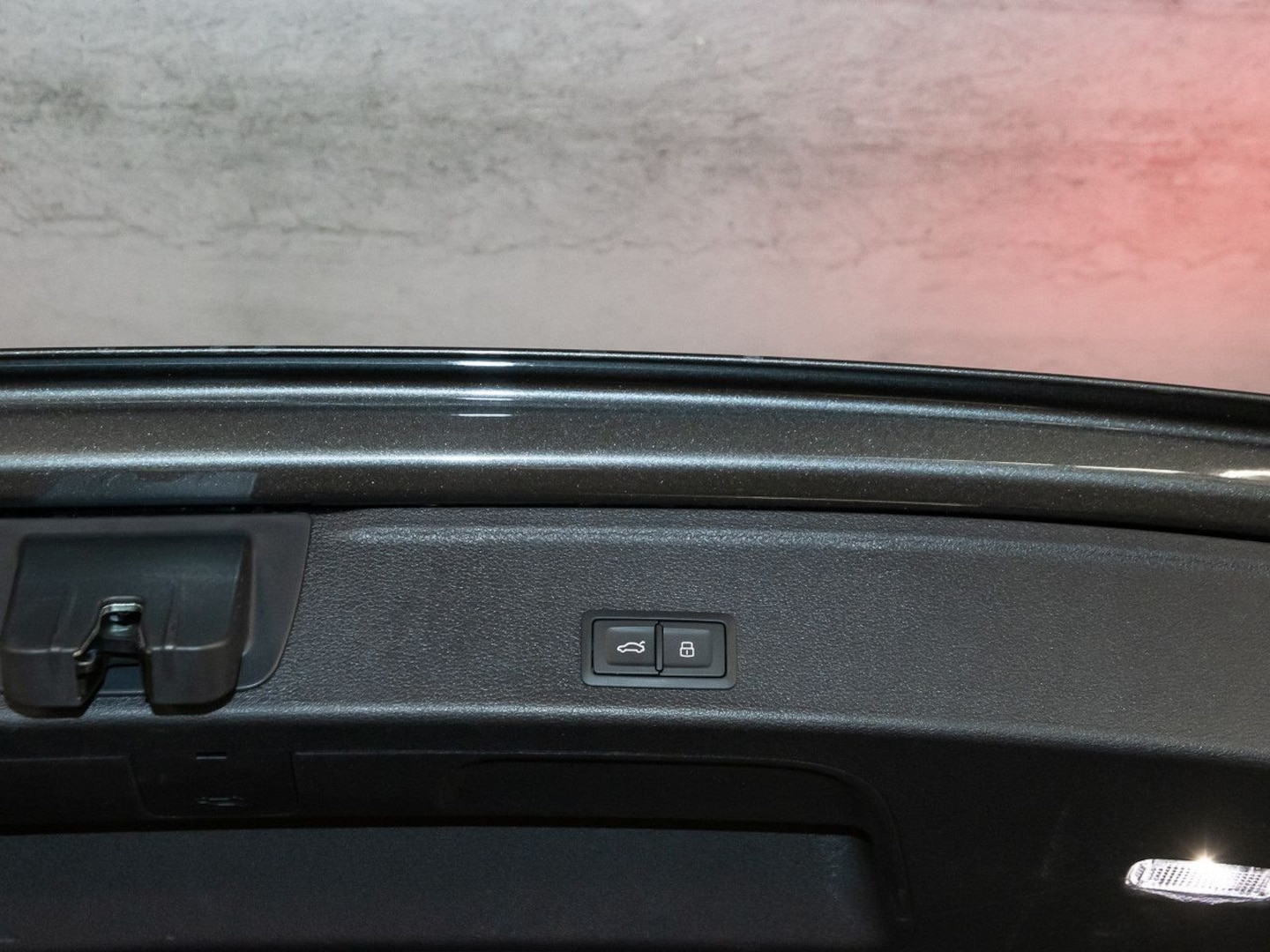 Bild über Audi RS 4 Avant TFSI quattro tiptronic - für weitere Informationen kontaktieren Sie den Audi Partner