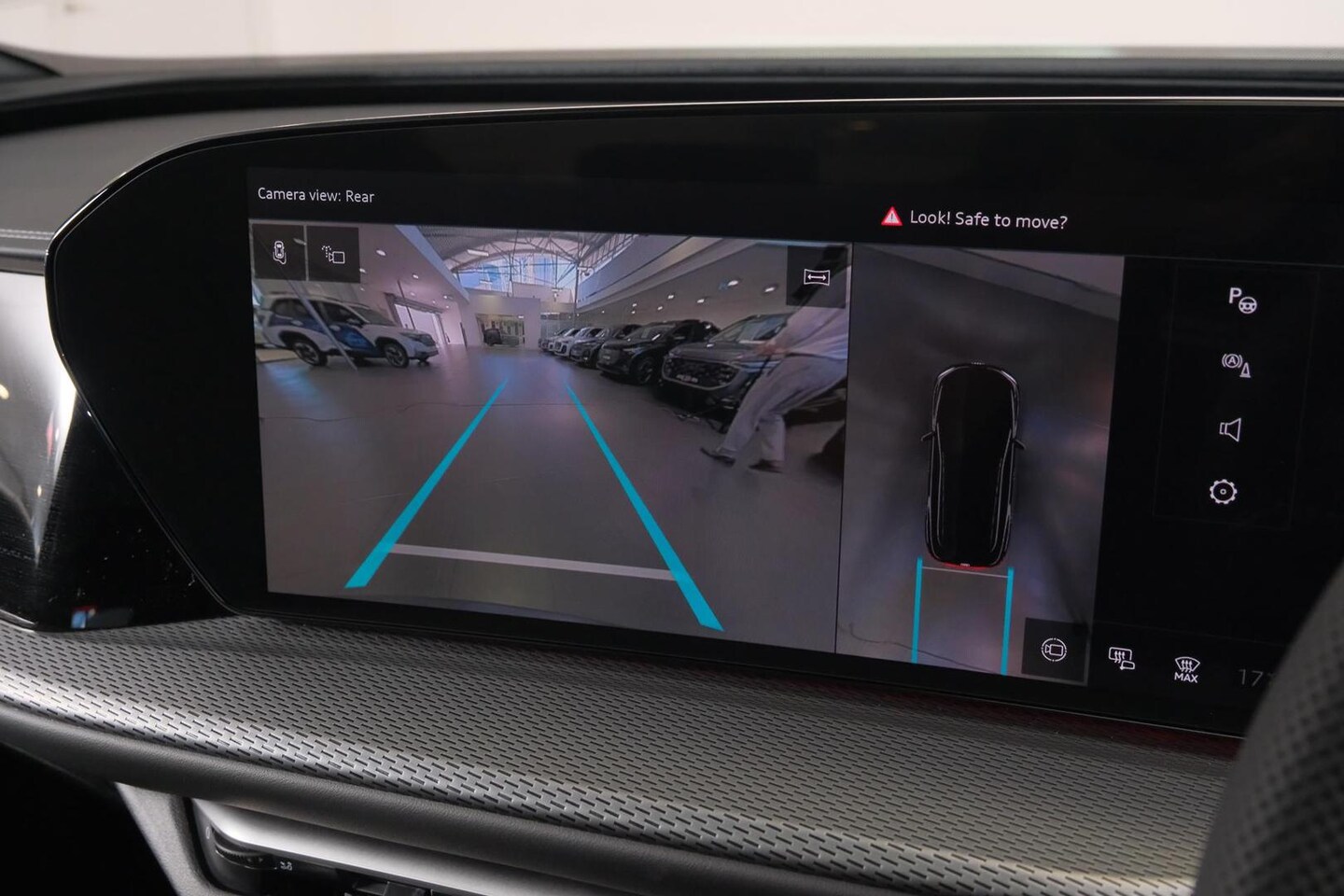 Image about Audi Q5 SUV e-hybrid quattro S tronic