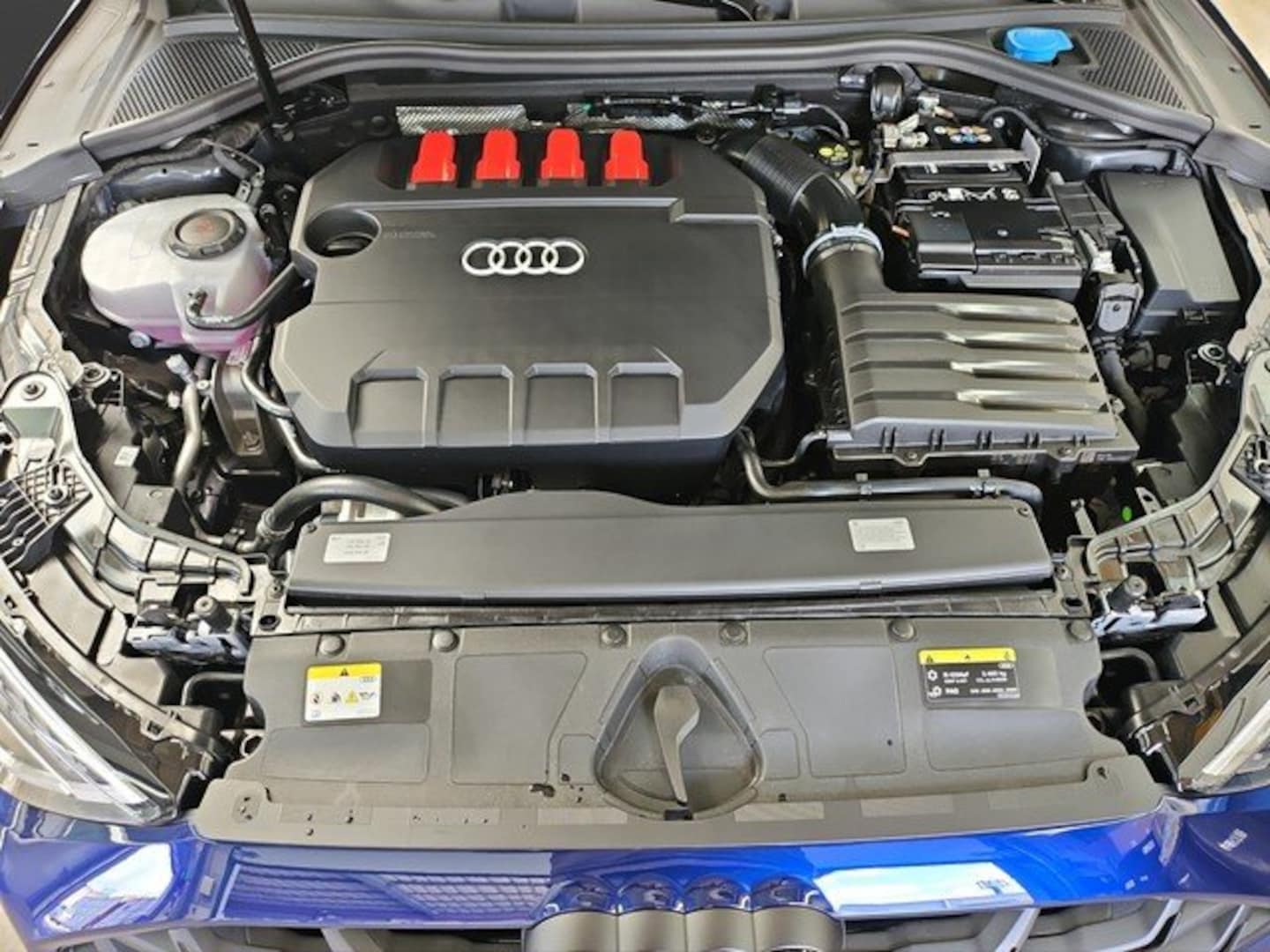 Bild über Audi S3 Limousine TFSI quattro S tronic - für weitere Informationen kontaktieren Sie den Audi Partner