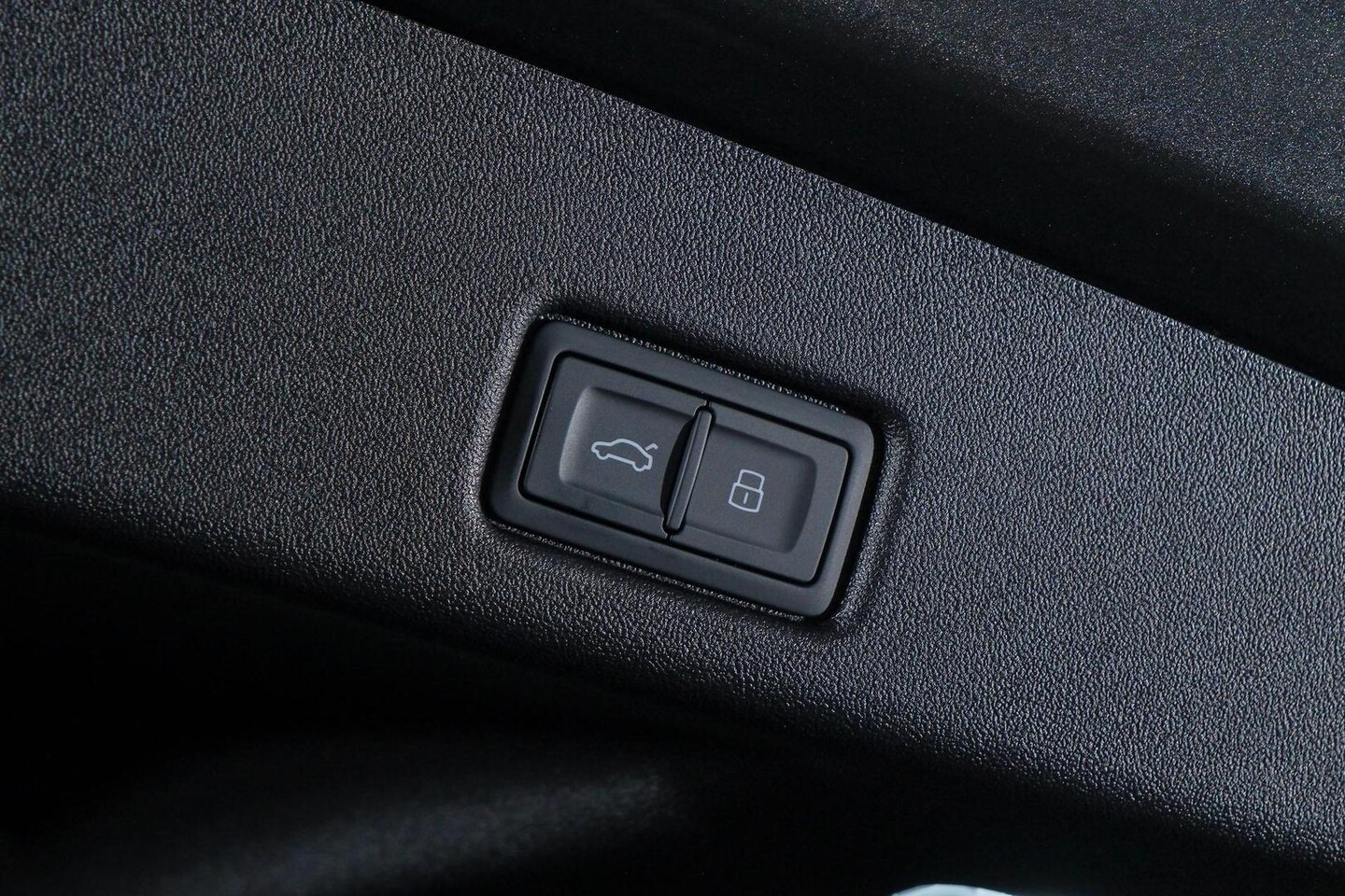 Image about Audi Q5 SUV e-hybrid quattro S tronic
