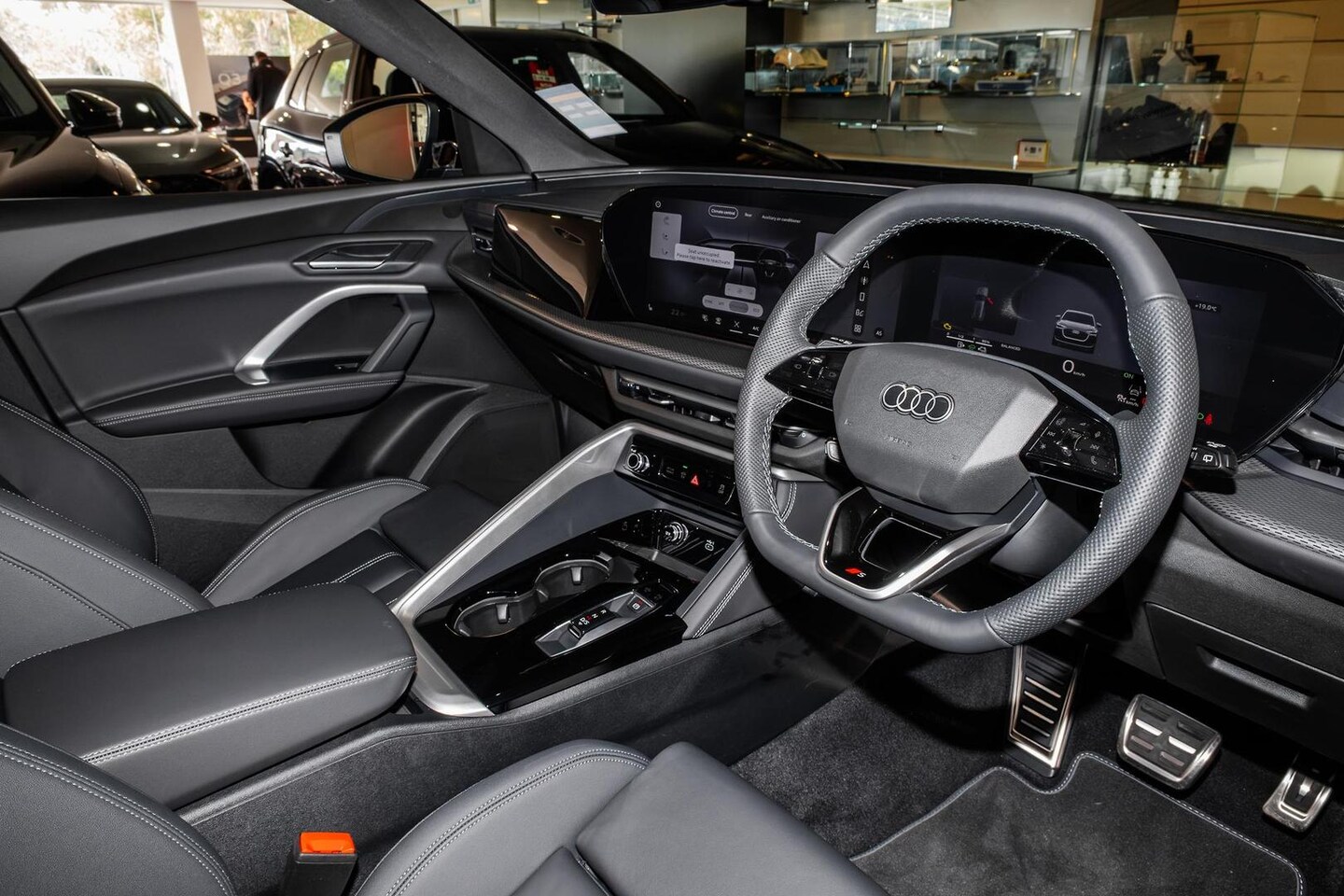 Image about Audi Q5 SUV e-hybrid quattro S tronic