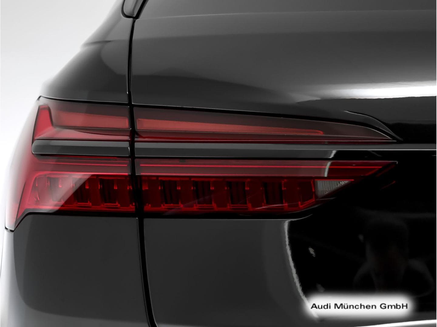 Bild über Audi RS 6 Avant TFSI quattro tiptronic - für weitere Informationen kontaktieren Sie den Audi Partner