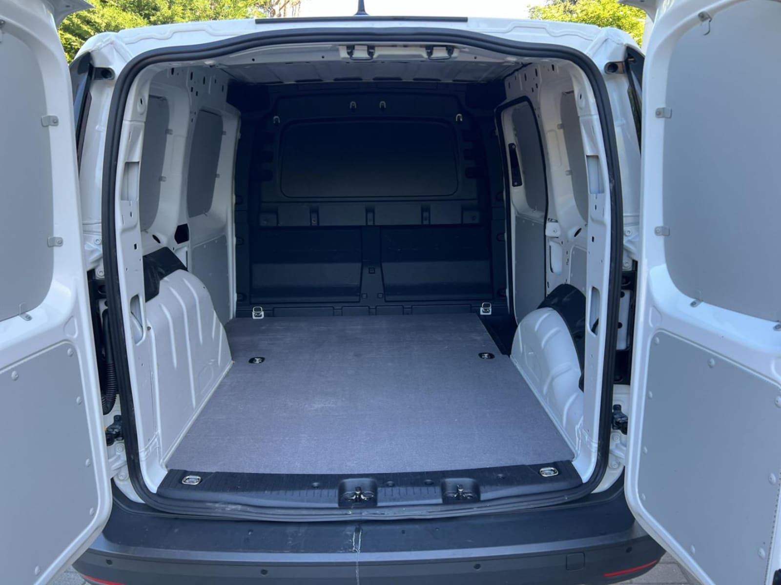 Volkswagen Caddy Cargo – Bild 8