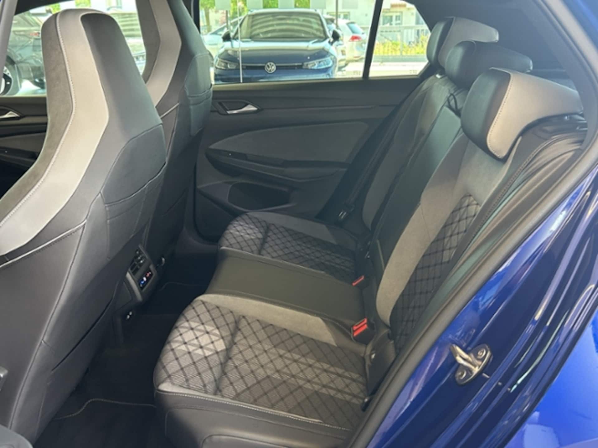 Volkswagen Golf R-Line