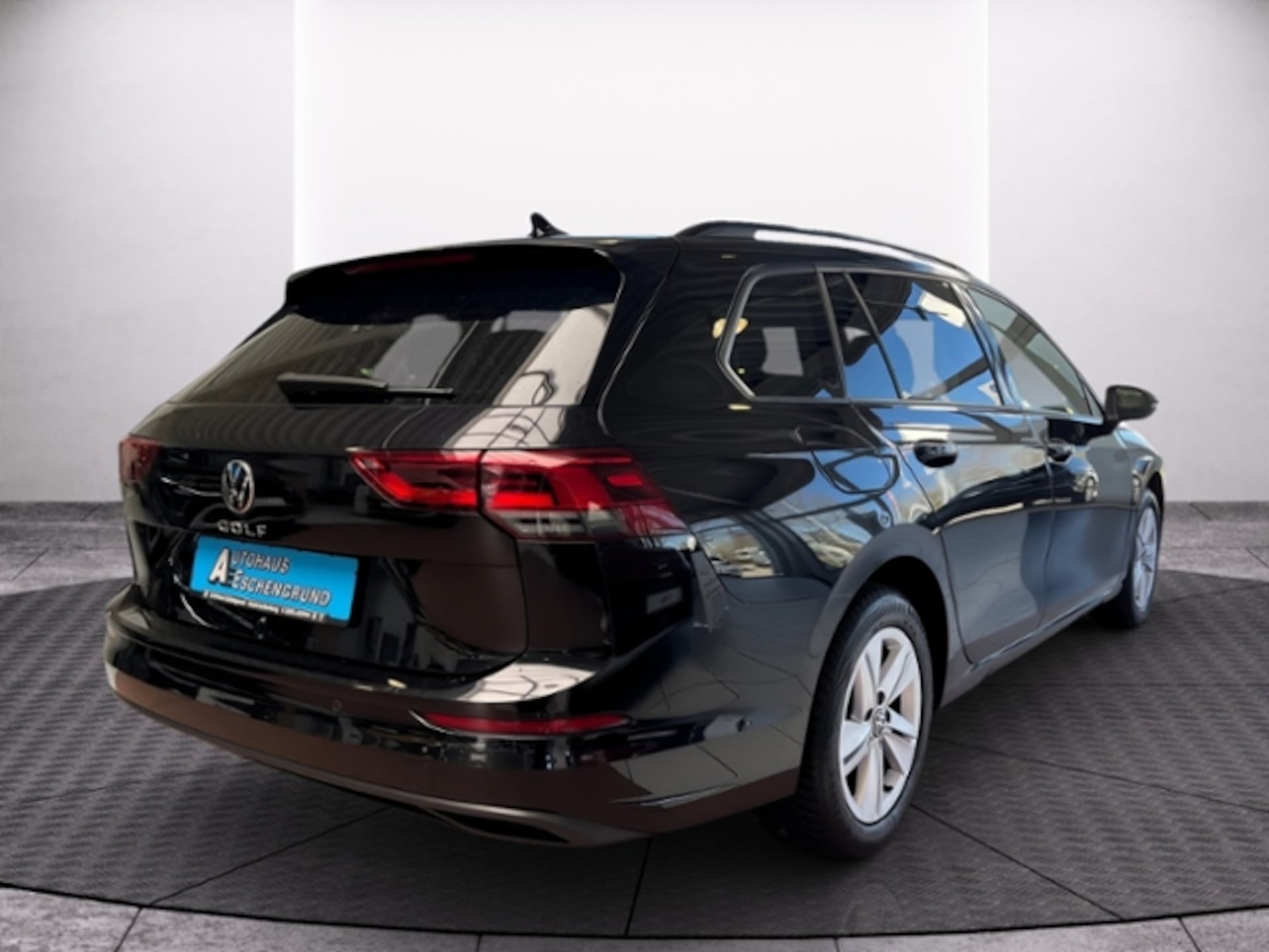 Volkswagen Golf Variant Life