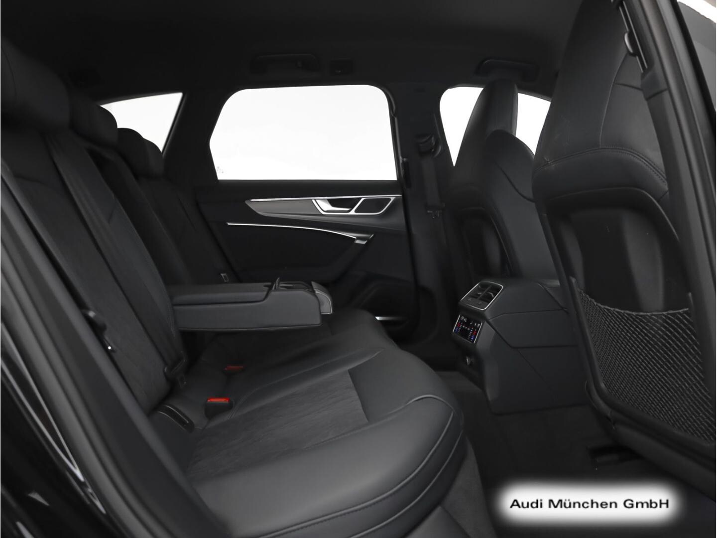 Bild über Audi RS 6 Avant TFSI quattro tiptronic - für weitere Informationen kontaktieren Sie den Audi Partner