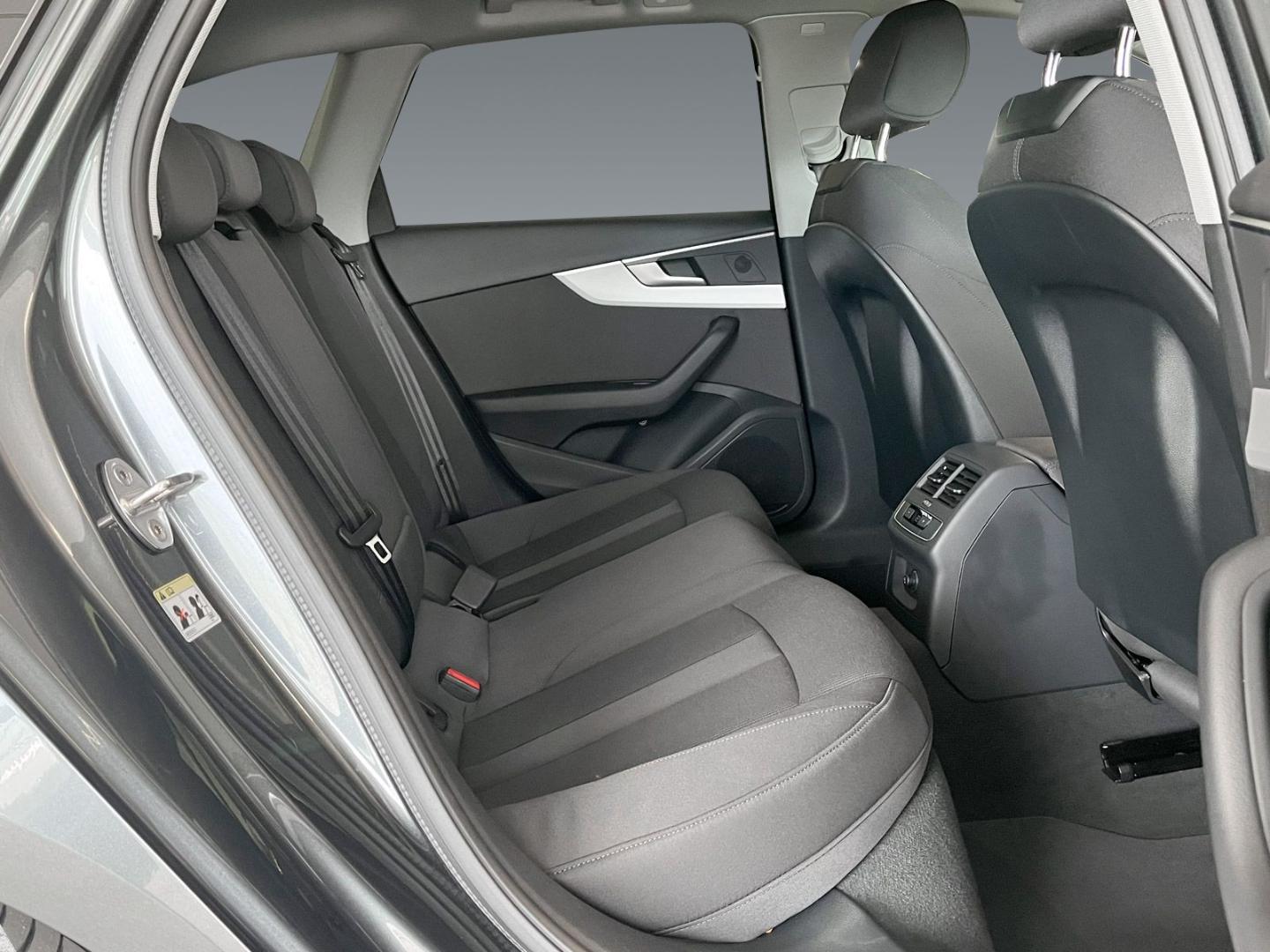 Image about Audi A4 Avant S line 40 TDI S tronic