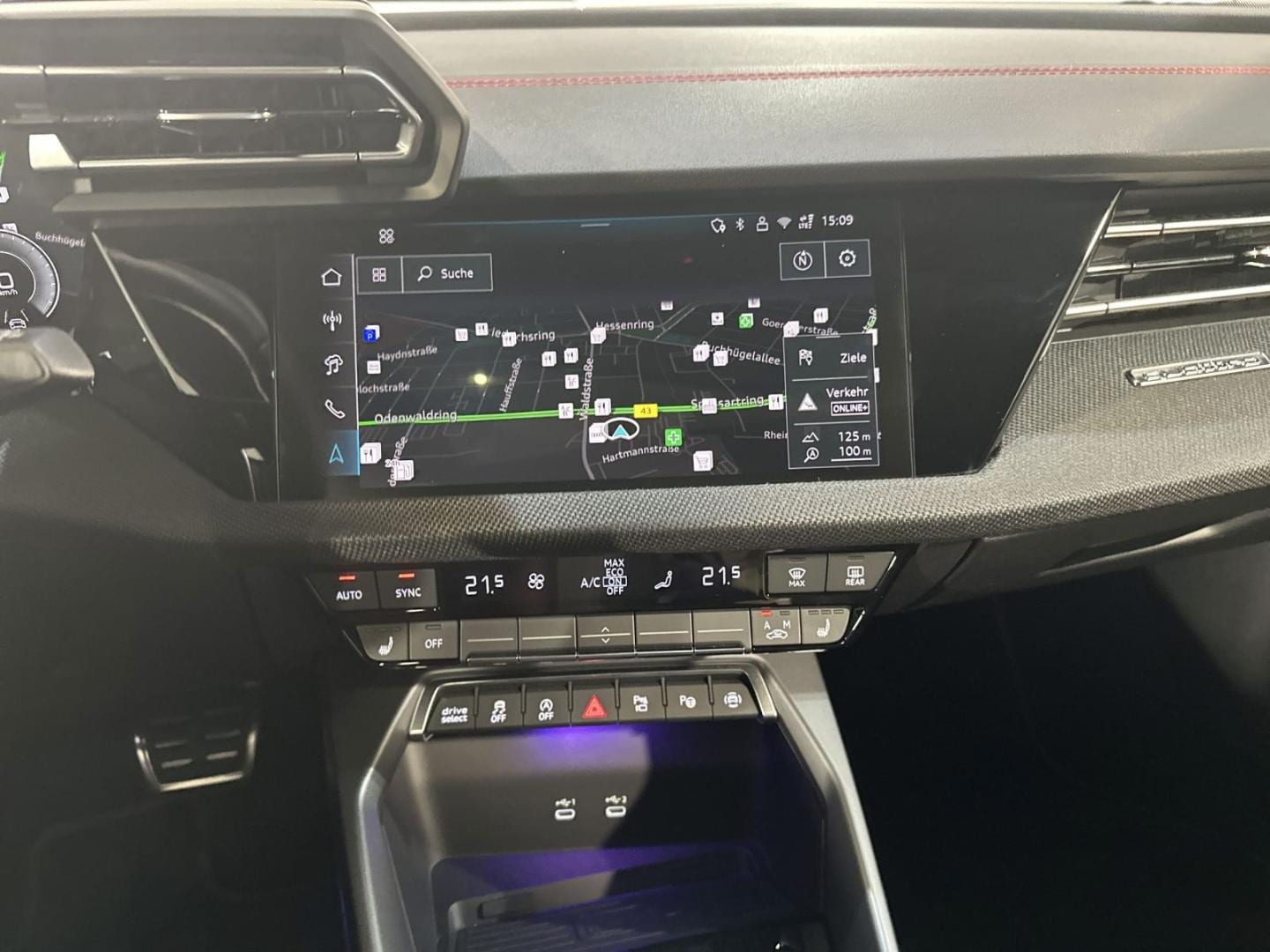Bild über Audi A3 Sportback TFSI quattro S tronic - für weitere Informationen kontaktieren Sie den Audi Partner