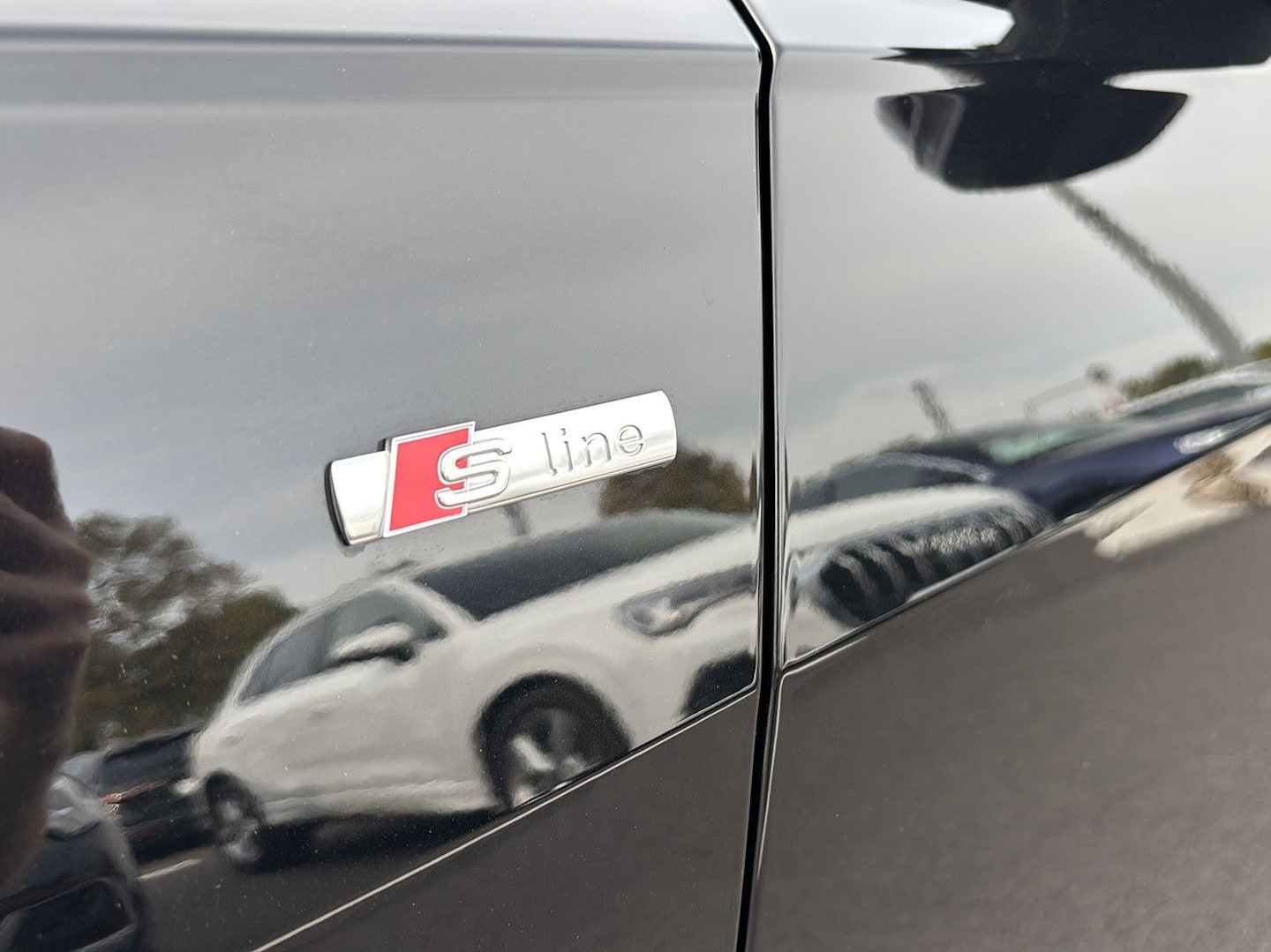 Bild über Audi A6 Avant TFSI e S line 55 TFSI e quattro S tronic - für weitere Informationen kontaktieren Sie den Audi Partner