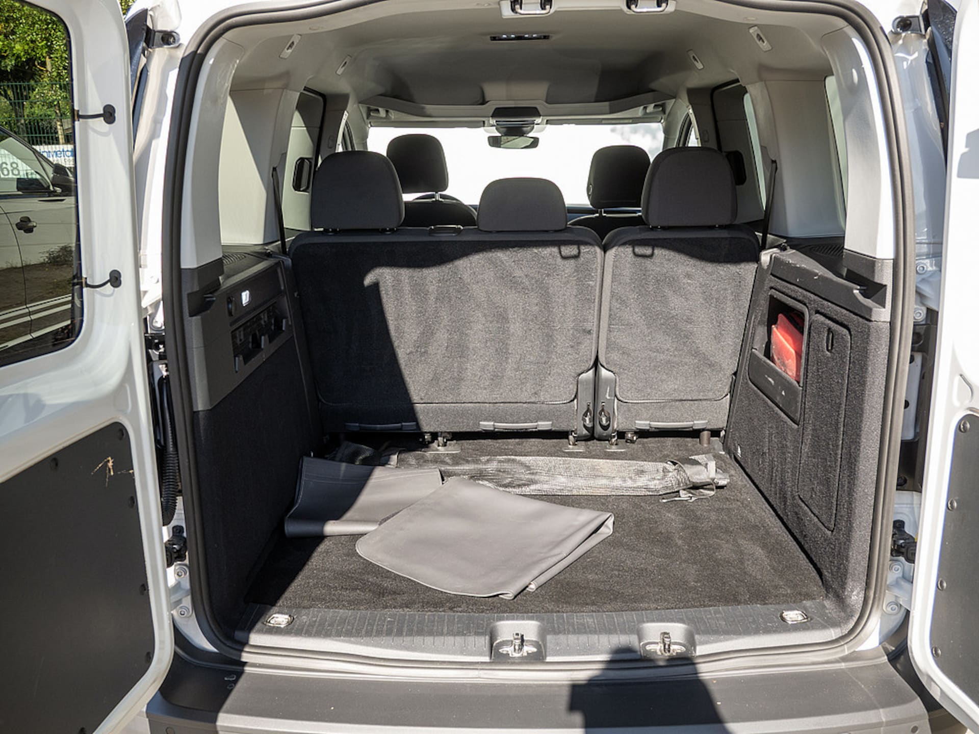 Volkswagen Caddy Kombi Basis-Modell