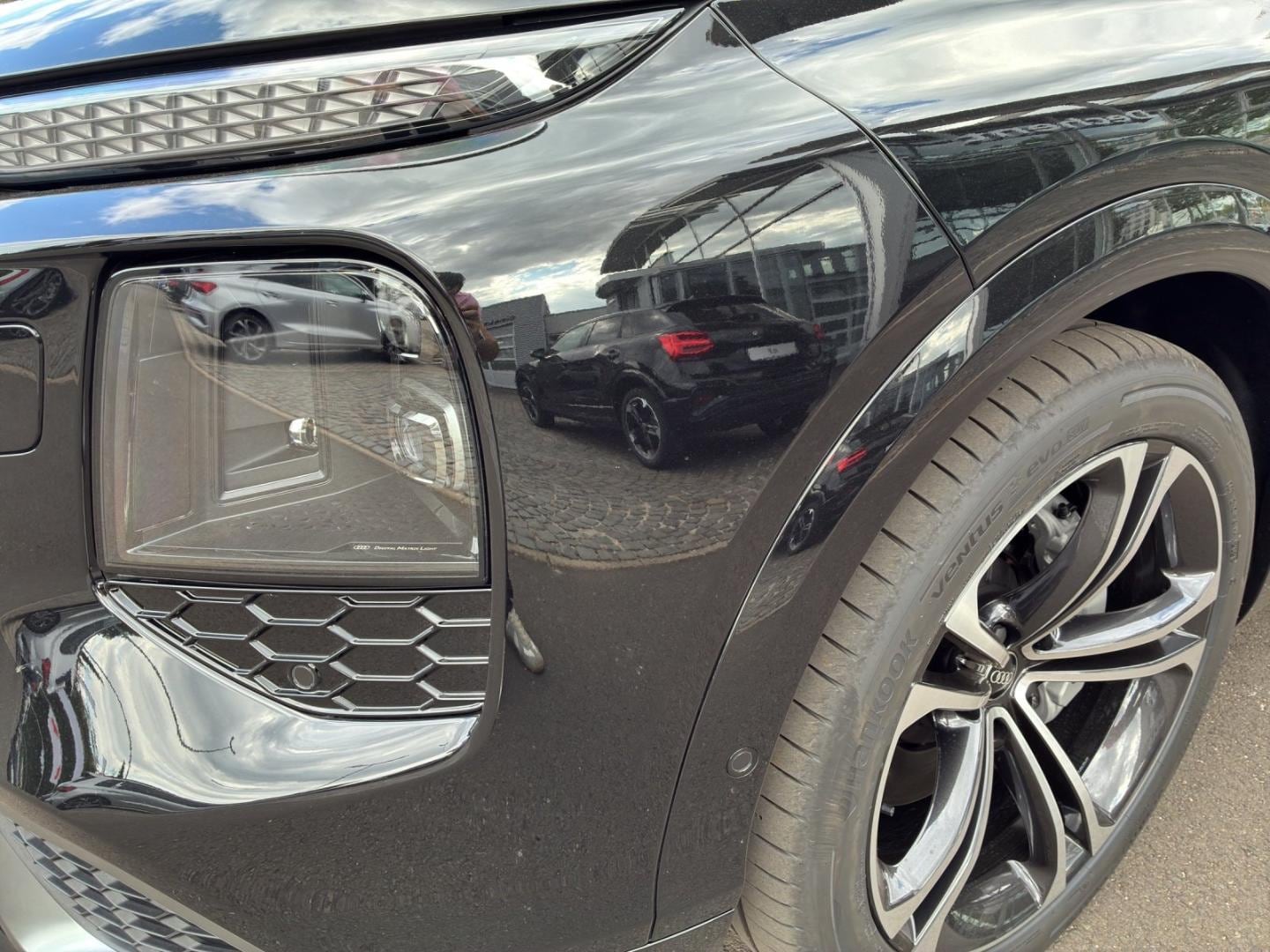 Bild über Audi Q7 SUV TDI quattro 220 kW tiptronic - für weitere Informationen kontaktieren Sie den Audi Partner