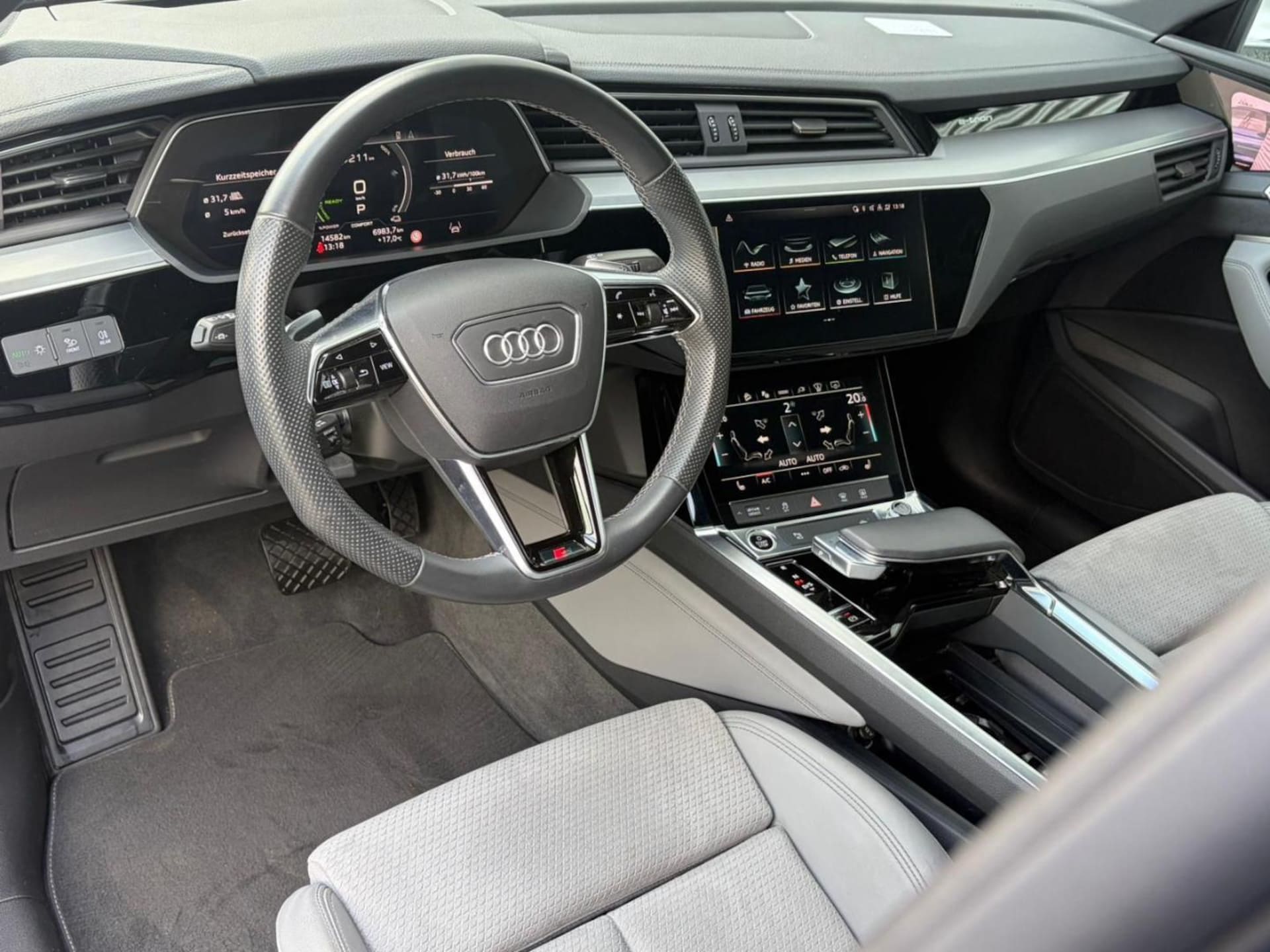 Audi e-tron Sportback advanced