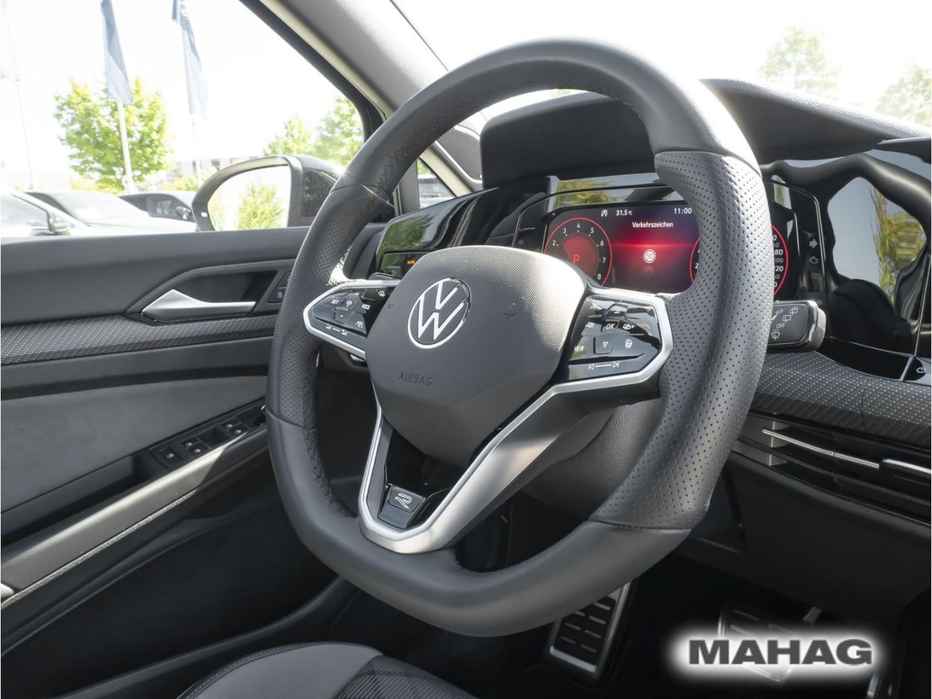 Volkswagen Golf R-Line