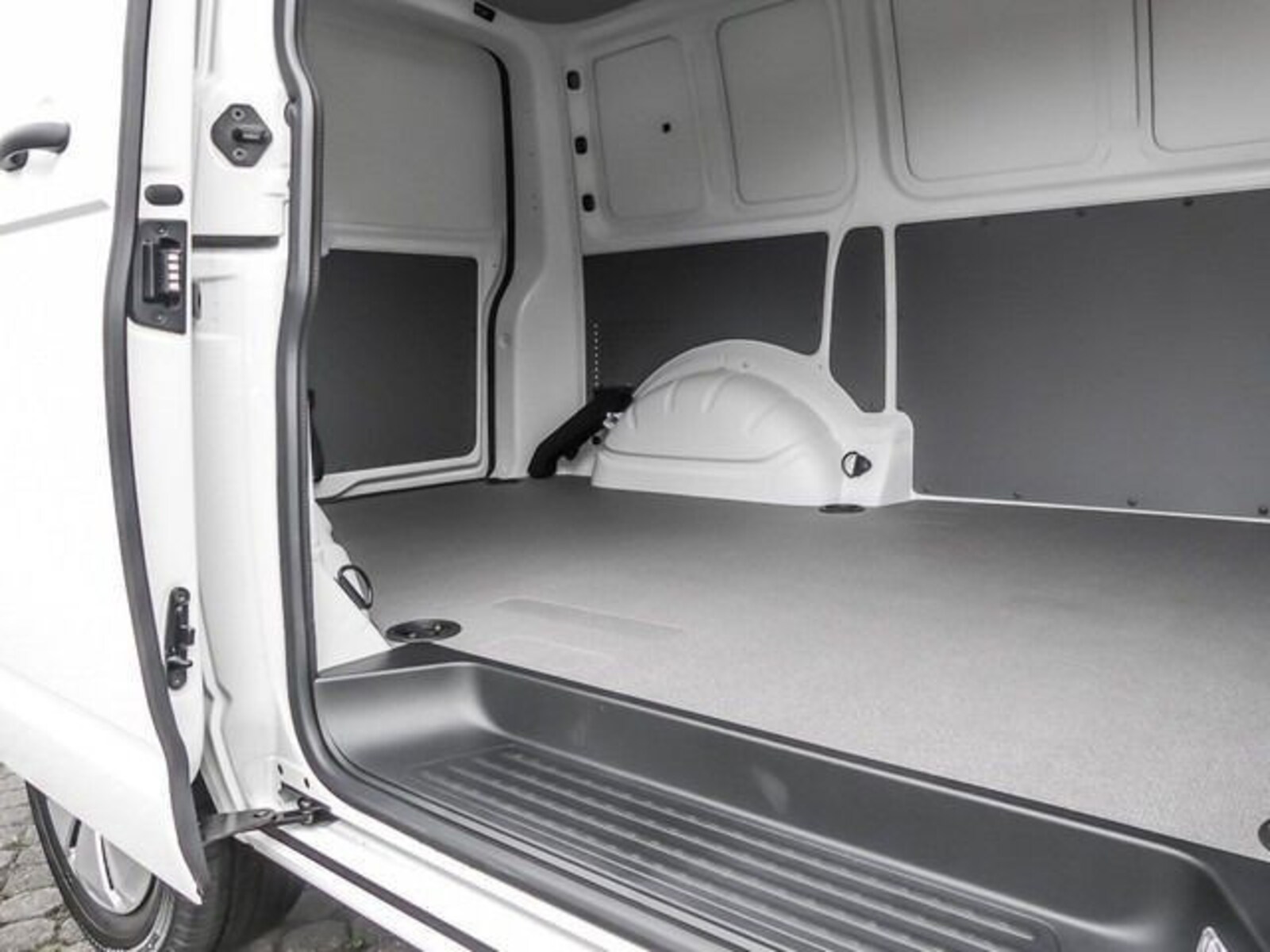Volkswagen T6.1 Transporter Kasten kurzer Radstand – Bild 19