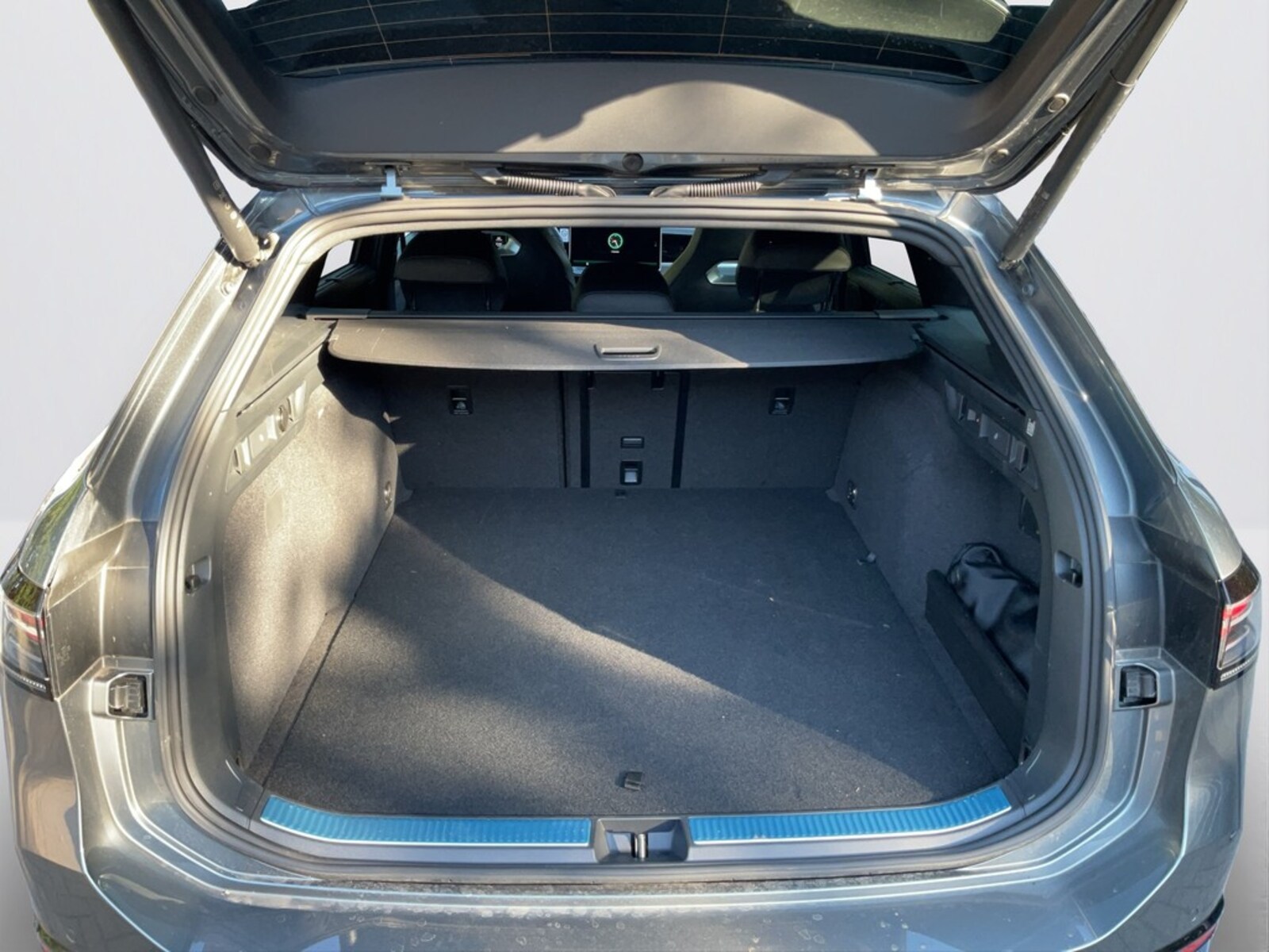Volkswagen Passat – Bild 17