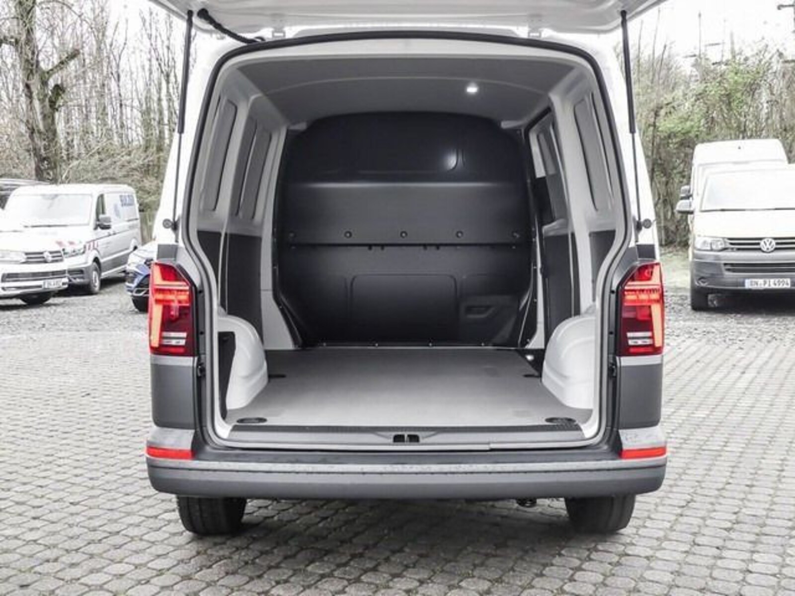 Volkswagen T6.1 Transporter Kasten kurzer Radstand – Bild 20