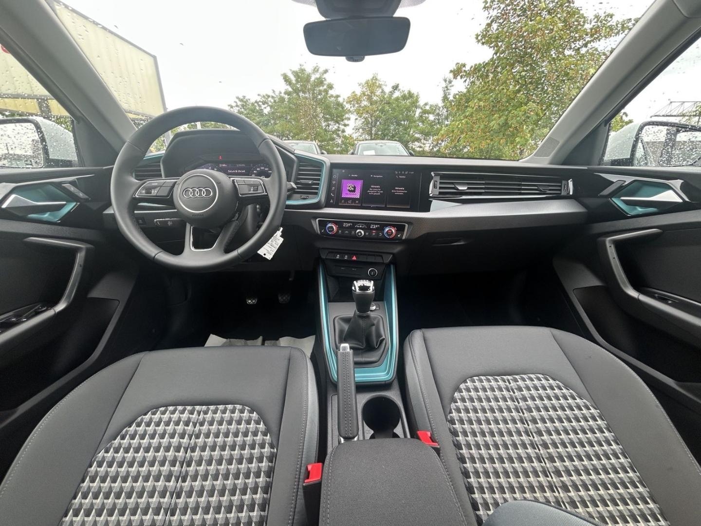 Bild über Audi A1 Sportback advanced 30 TFSI Schaltgetriebe - für weitere Informationen kontaktieren Sie den Audi Partner