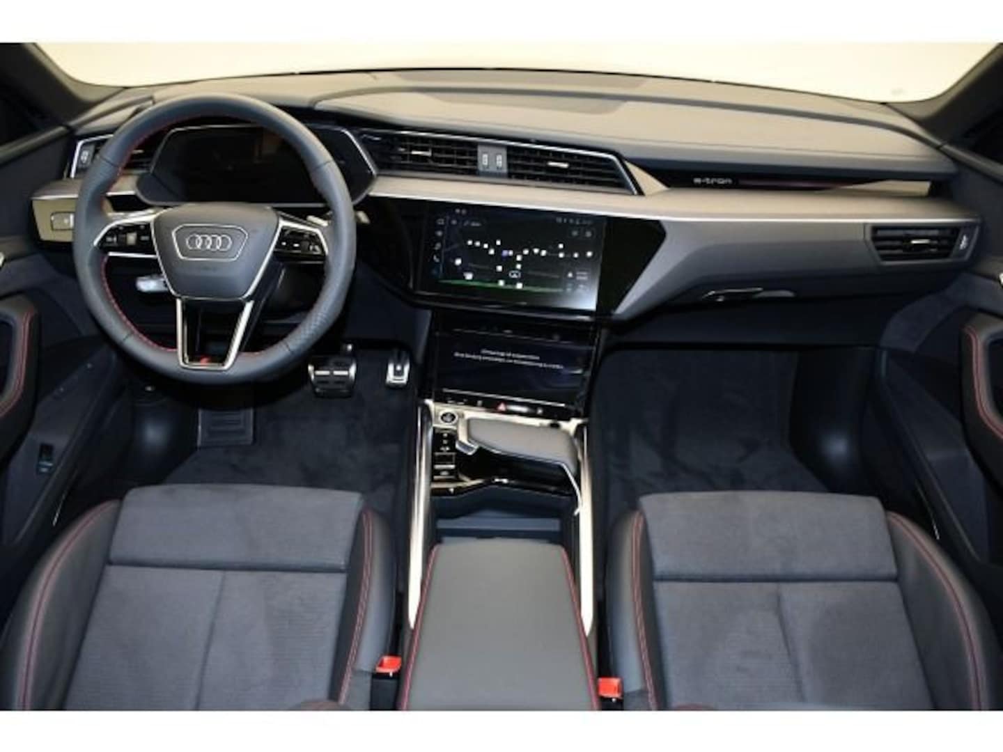Bild über Audi Q8 Sportback e-tron S line 55 e-tron quattro - für weitere Informationen kontaktieren Sie den Audi Partner