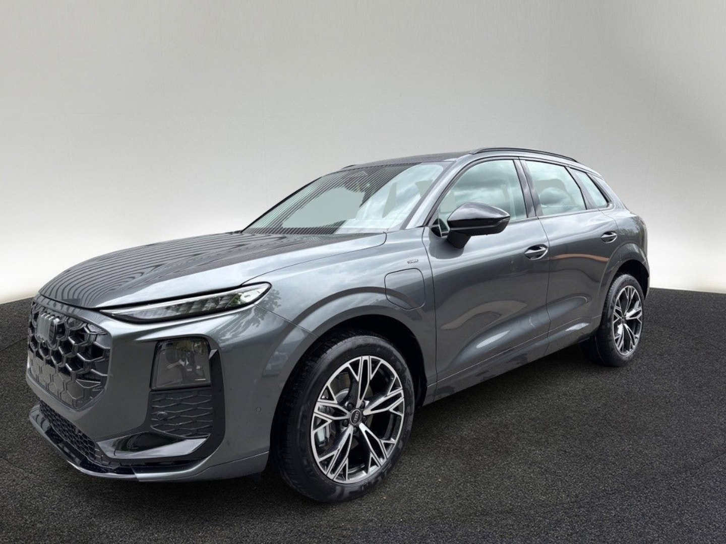 Bild über Audi Q3 SUV e-hybrid e-hybrid 200 kW S tronic - für weitere Informationen kontaktieren Sie den Audi Partner