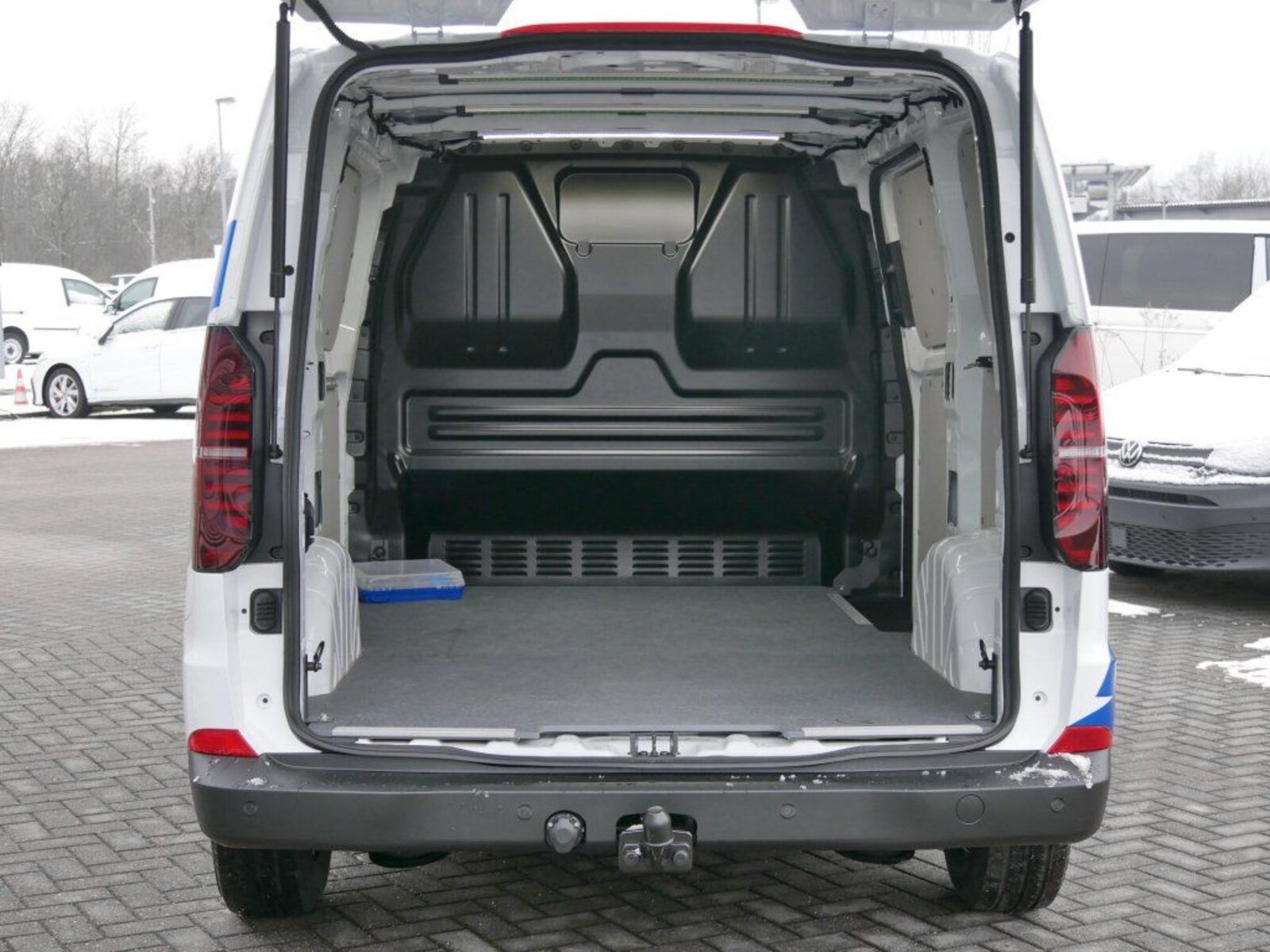 Volkswagen Transporter Kasten kurzer Radstand – Bild 8