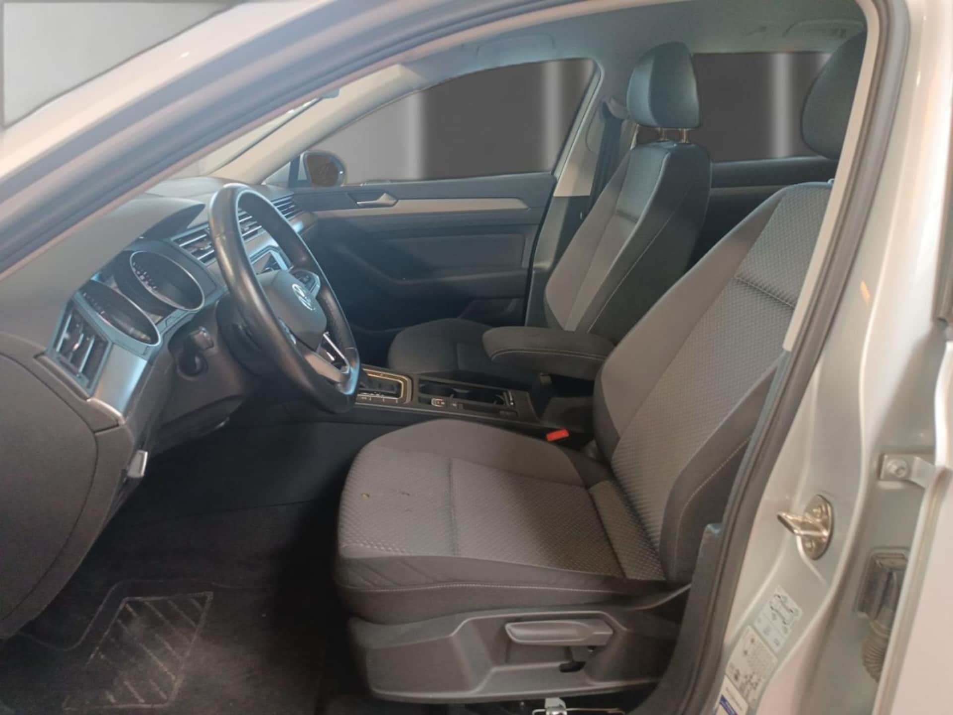 Volkswagen Passat Variant Basis-Modell