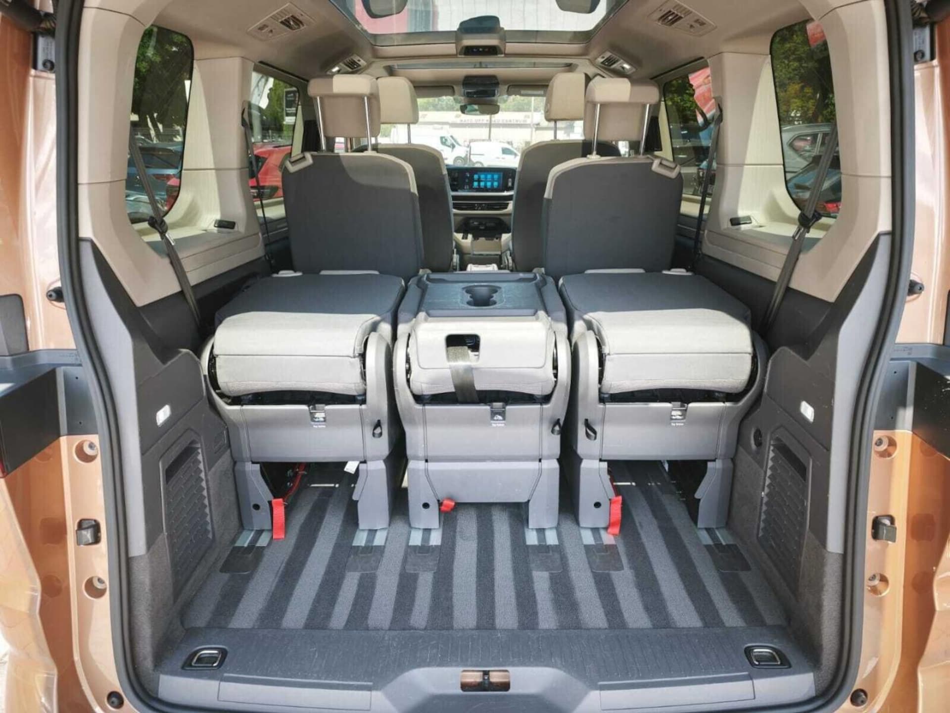 Volkswagen Multivan Model bazowy