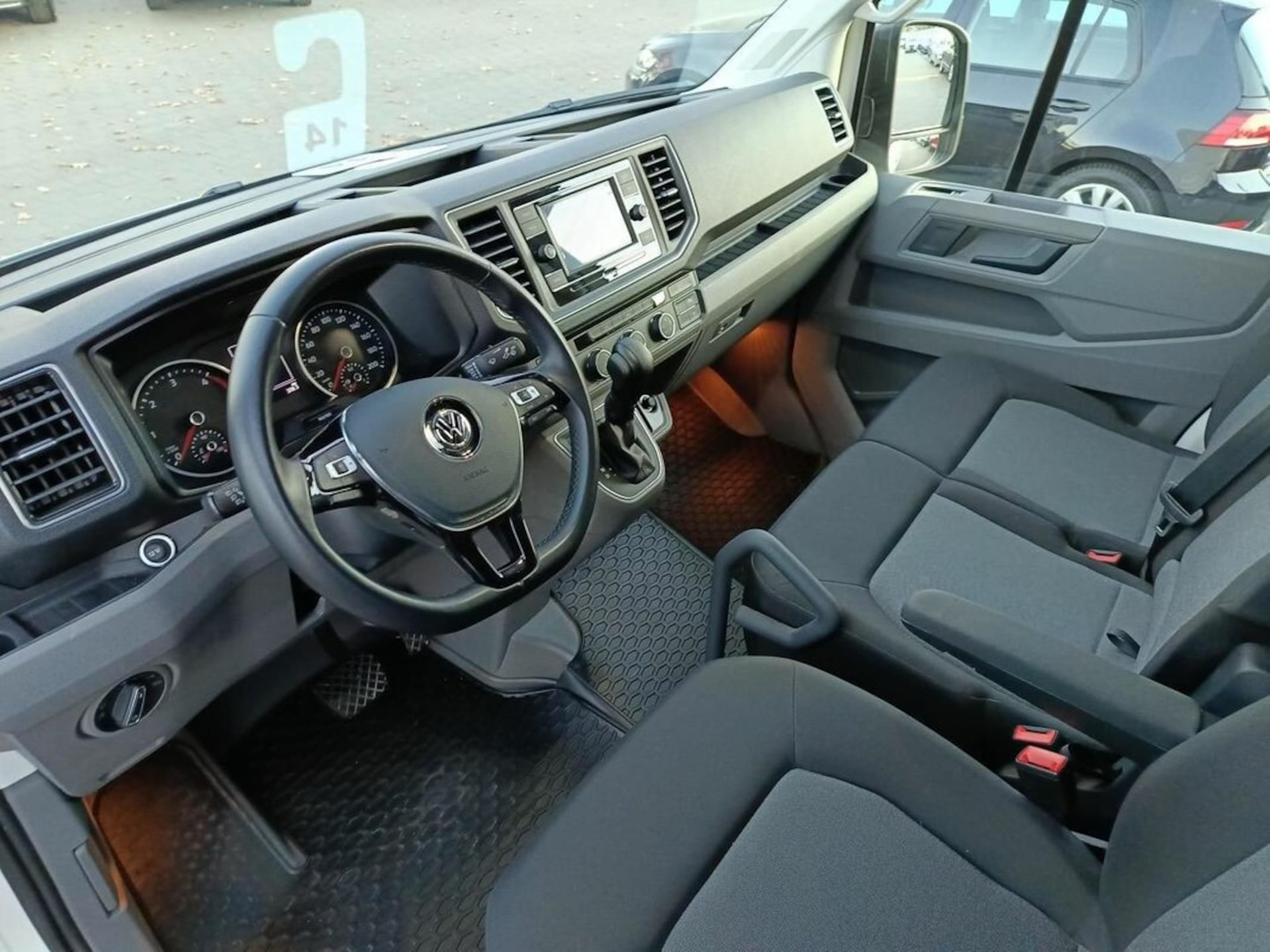 Volkswagen Crafter Furgon średni rozstaw osi