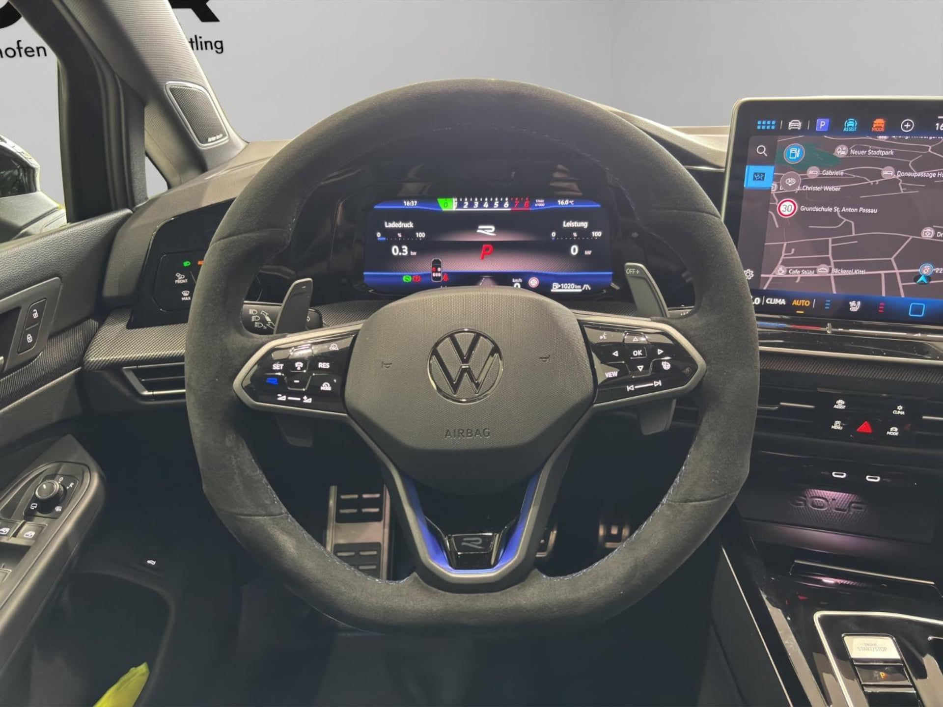Volkswagen Golf Variant R