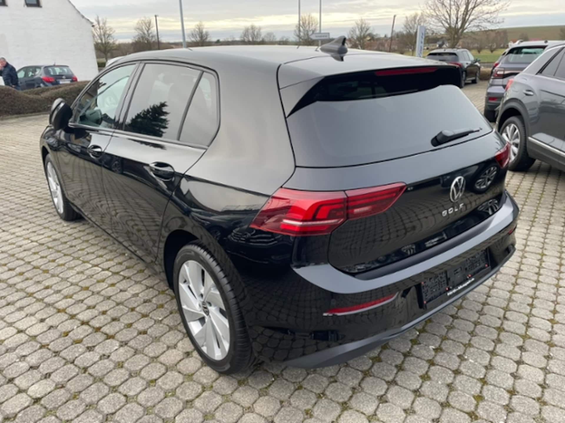 Volkswagen Golf Life