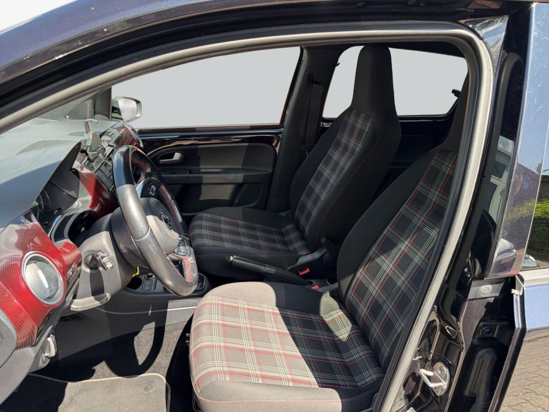 Volkswagen up! GTI