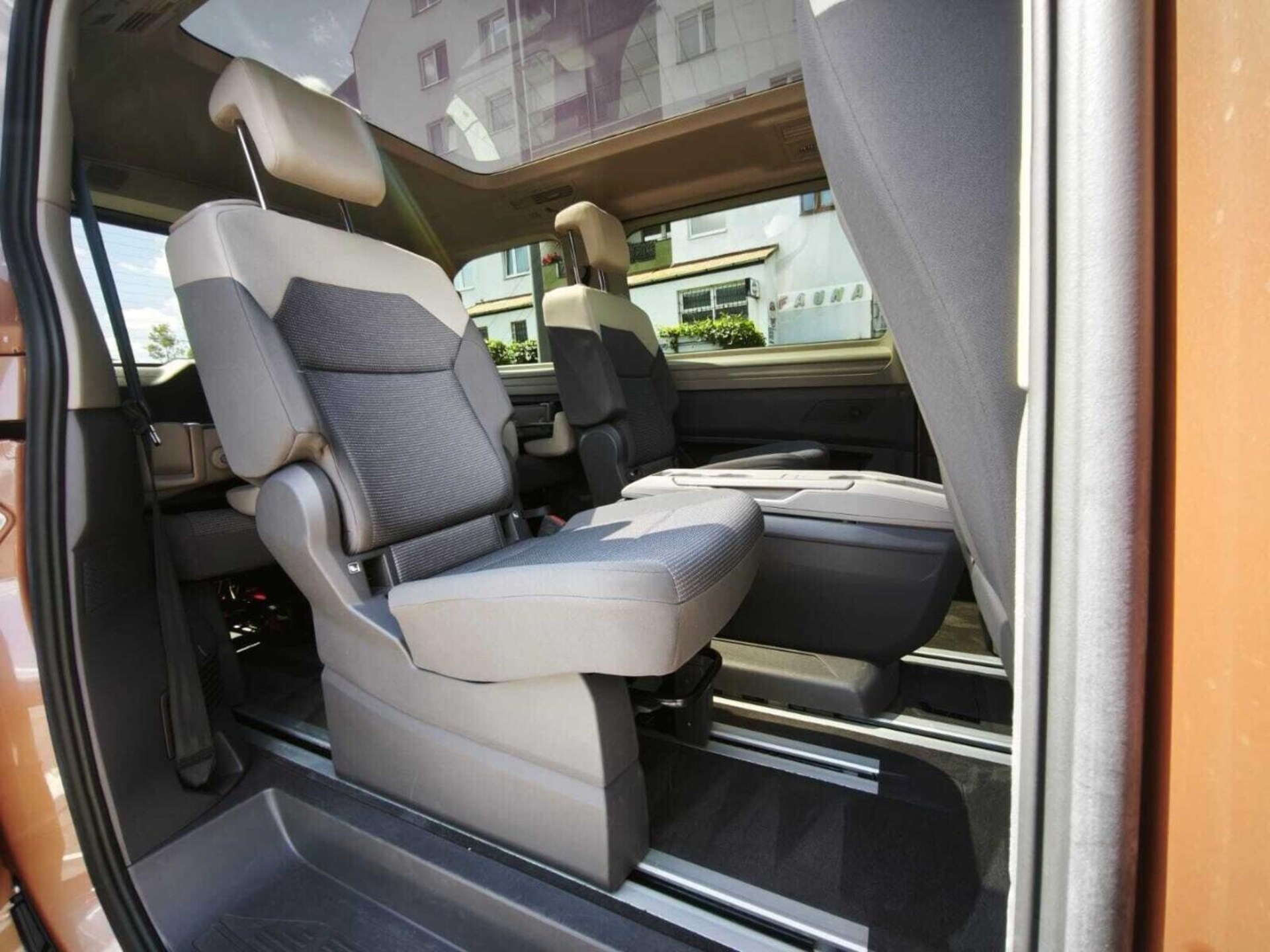 Volkswagen Multivan Model bazowy