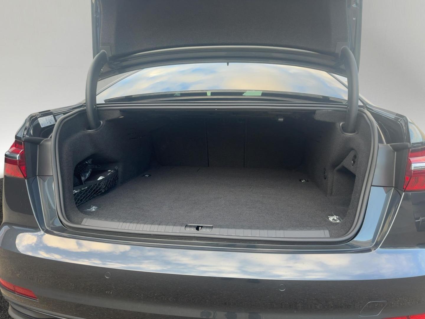 Bild über Audi A6 Limousine TFSI e 50 TFSI e quattro S tronic - für weitere Informationen kontaktieren Sie den Audi Partner