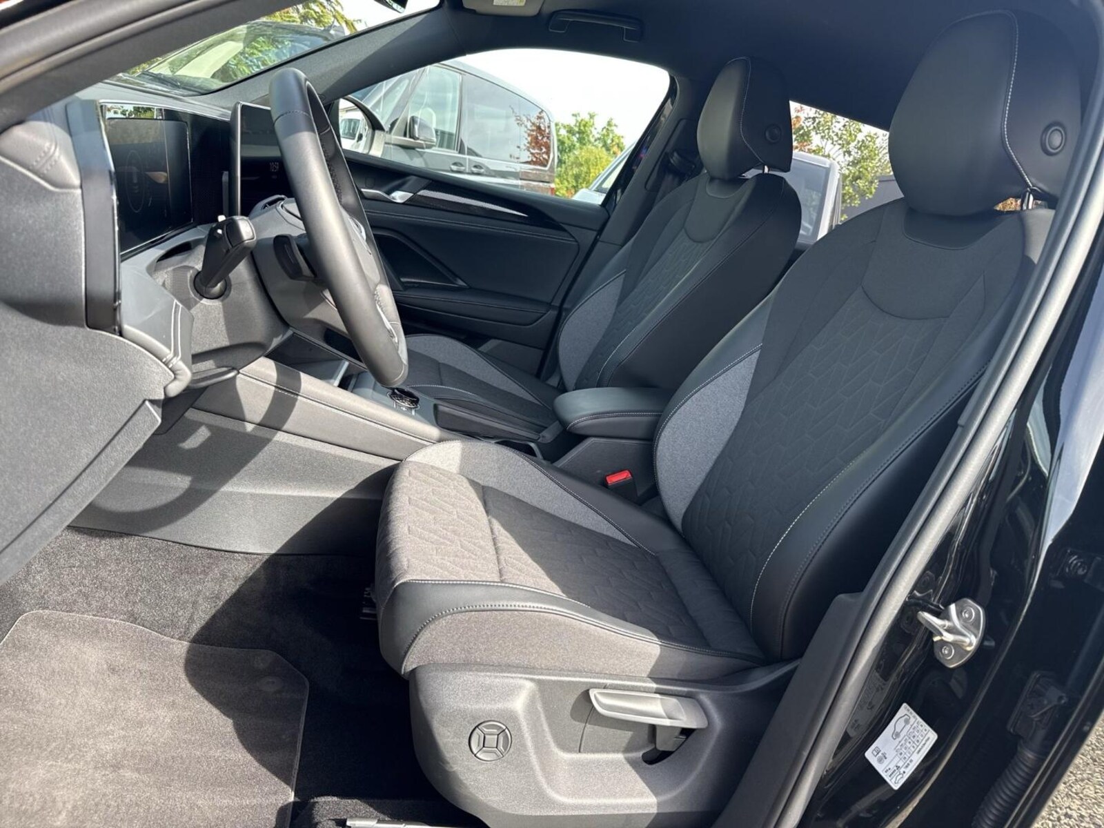 Volkswagen Tiguan – Bild 12