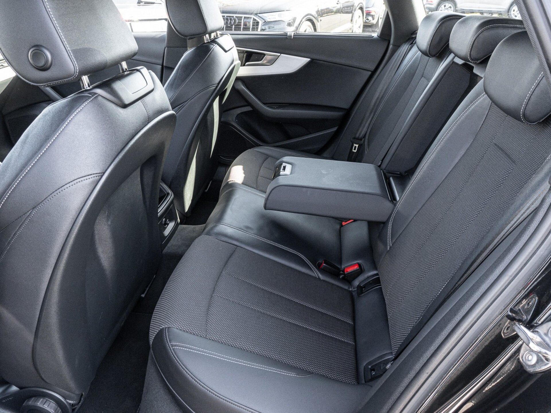 Audi A4 Avant S line
