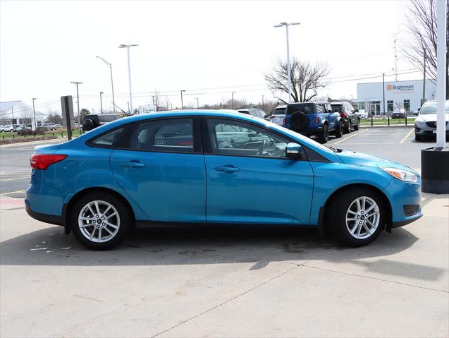 Used 2015 Ford Focus SE with VIN 1FADP3F2XFL355262 for sale in Naperville, IL
