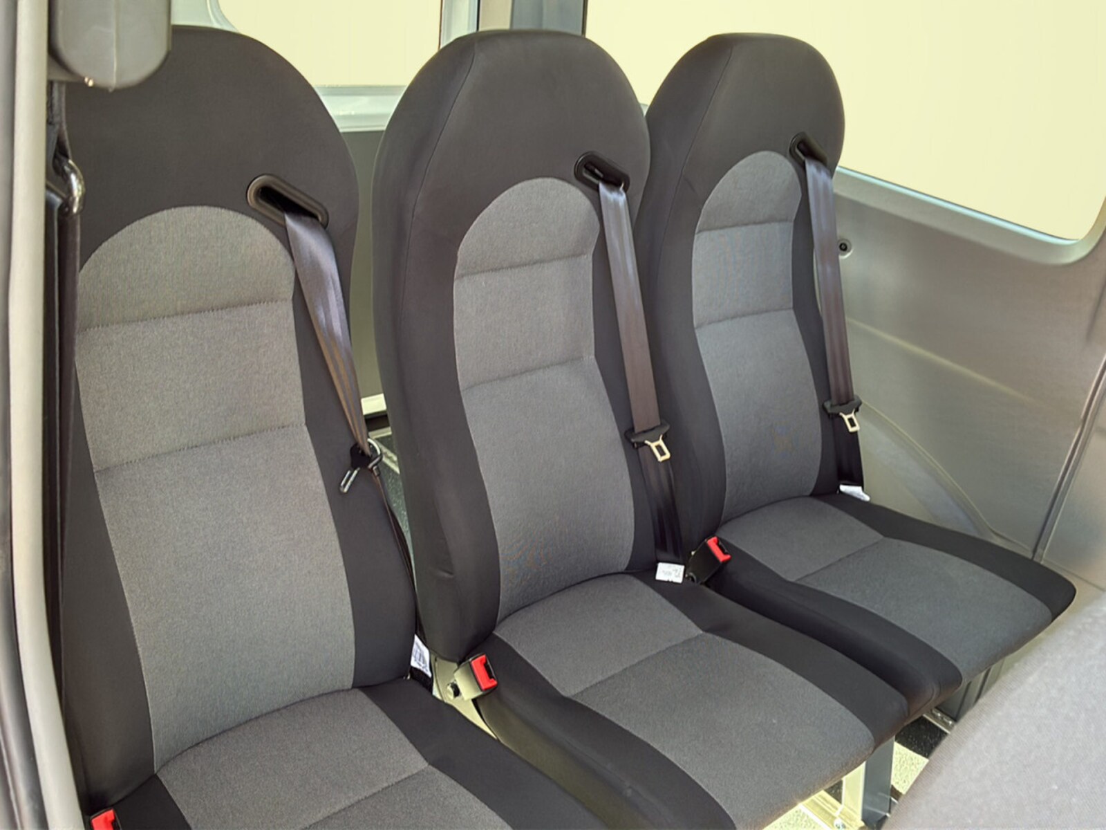 Volkswagen Crafter Kasten mittlerer Radstand – Bild 13