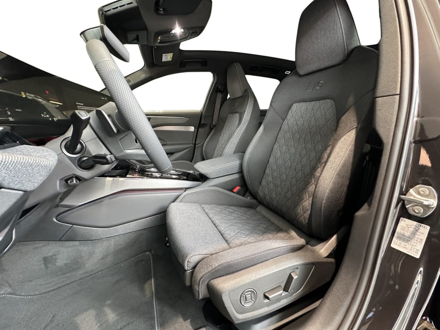 Bild über Audi A6 Avant edition one TDI quattro 150 kW S tronic - für weitere Informationen kontaktieren Sie den Audi Partner