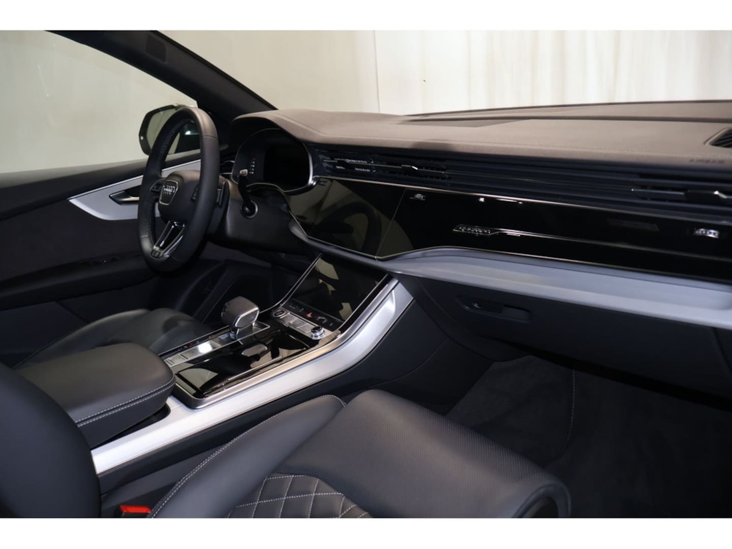 Bild über Audi Q8 SUV 50 TDI quattro tiptronic - für weitere Informationen kontaktieren Sie den Audi Partner